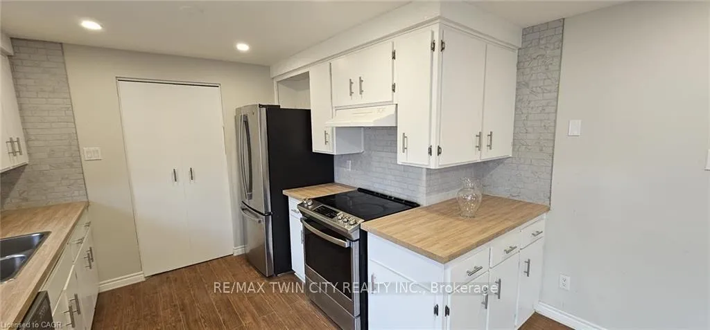 Photo 8 of 8 Roseneath Crescent, Kitchener — HOMEH