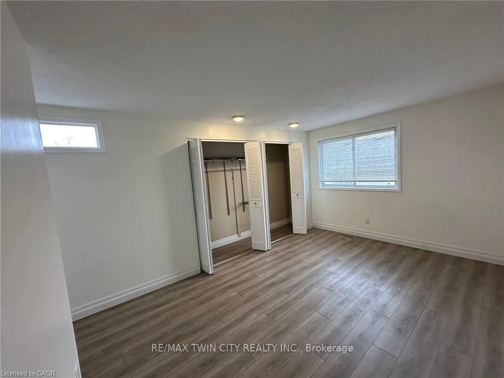 Photo 11 of 8 Roseneath Crescent, Kitchener — HOMEH