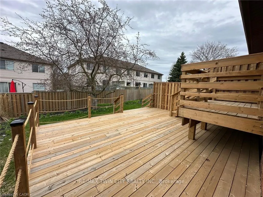 Photo 16 of 8 Roseneath Crescent, Kitchener — HOMEH