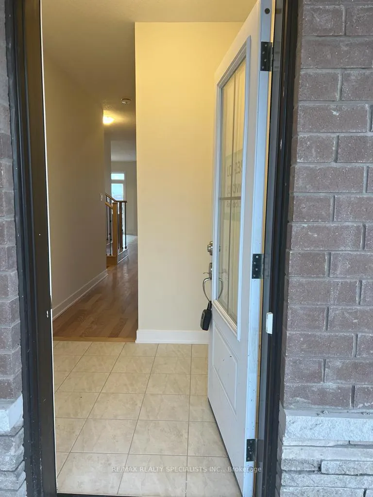 Photo 4 of 46 Rowlock St Street, Welland, Dain City — HOMEH