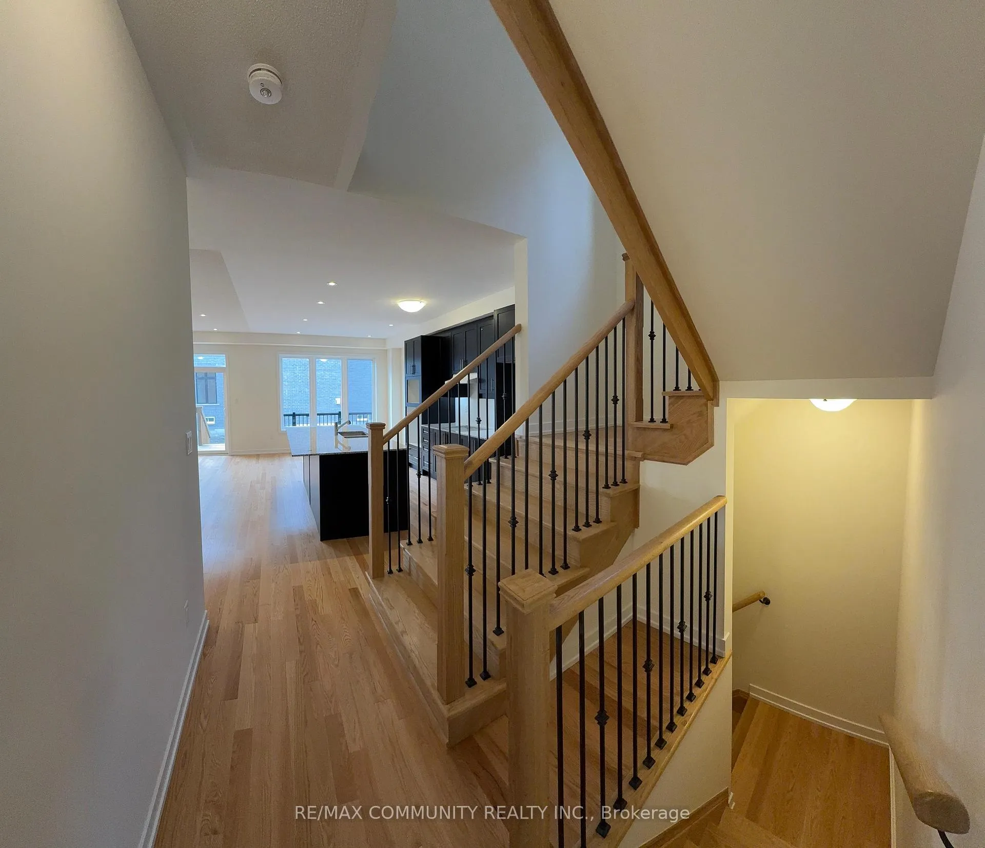 Photo 3 of 2104 Hallandale Street, Oshawa, Kedron — HOMEH