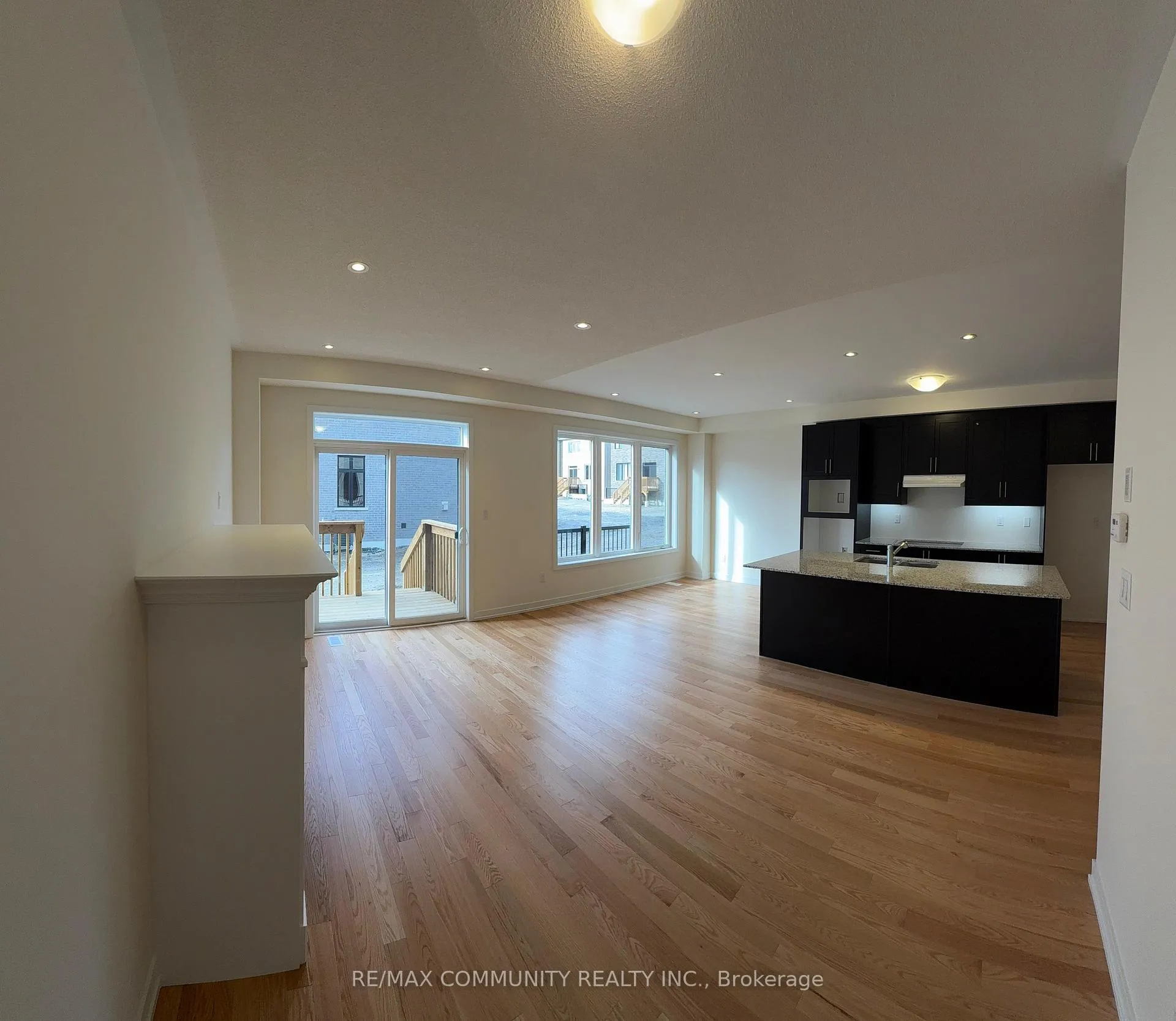 Photo 4 of 2104 Hallandale Street, Oshawa, Kedron — HOMEH