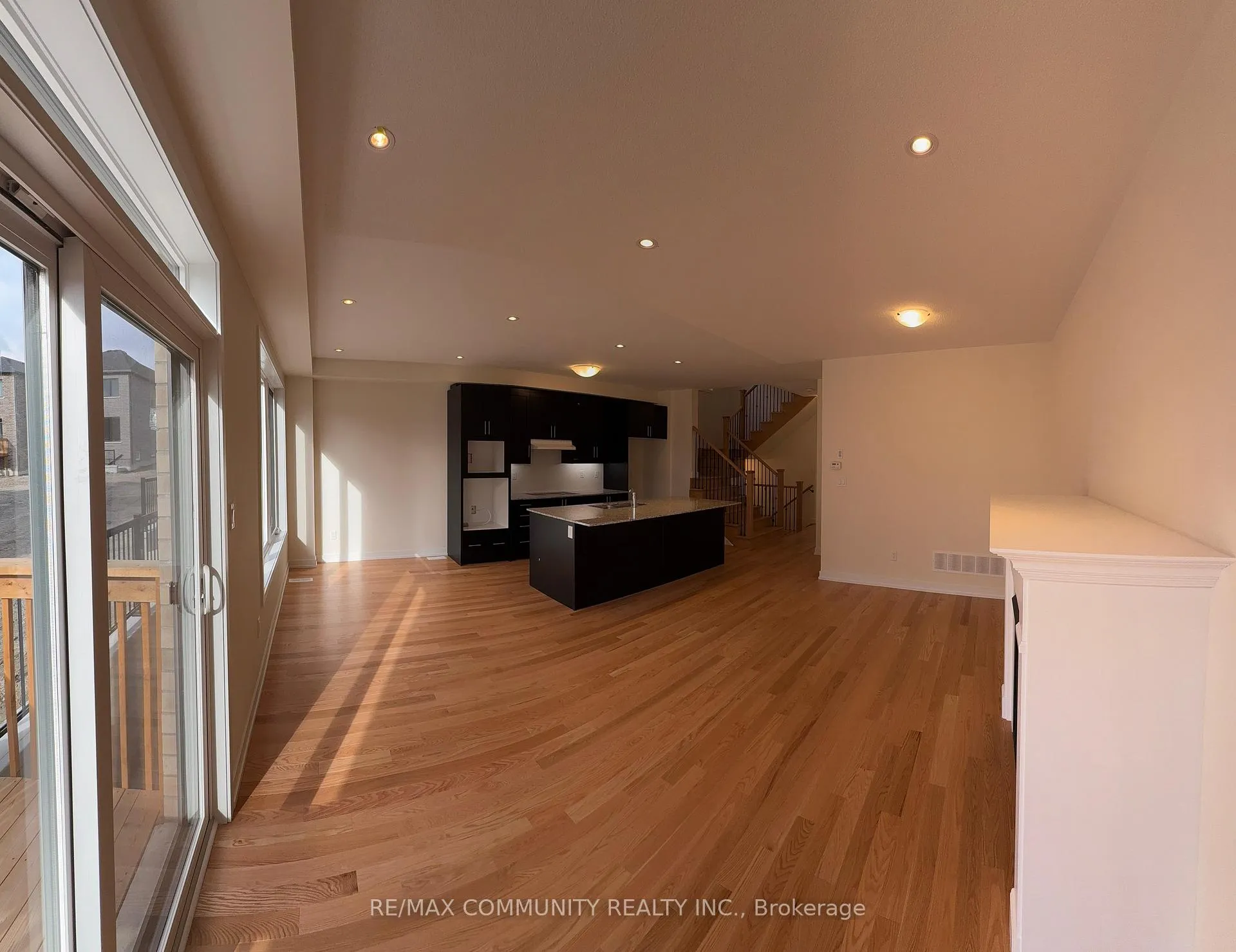 Photo 5 of 2104 Hallandale Street, Oshawa, Kedron — HOMEH