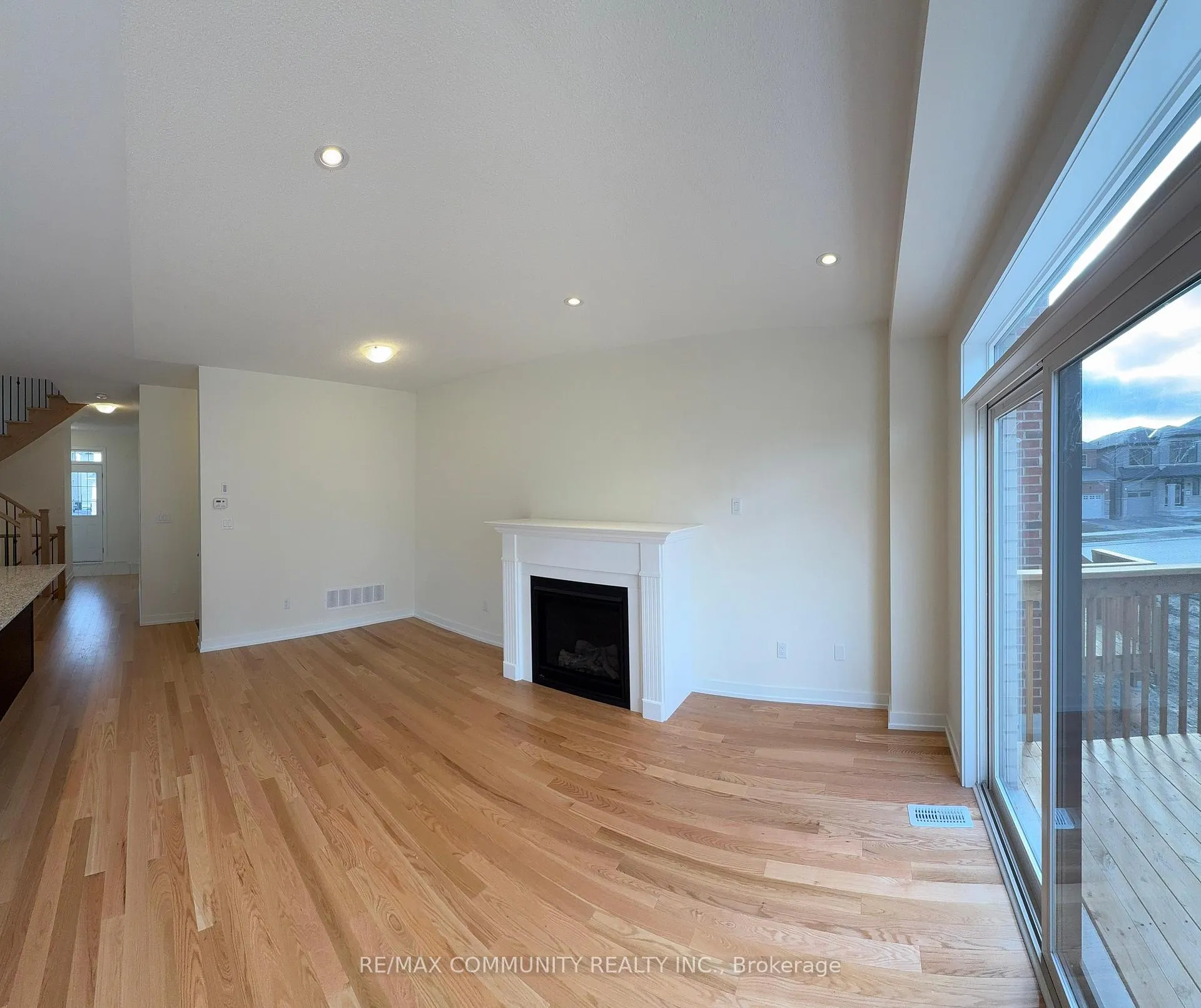 Photo 6 of 2104 Hallandale Street, Oshawa, Kedron — HOMEH