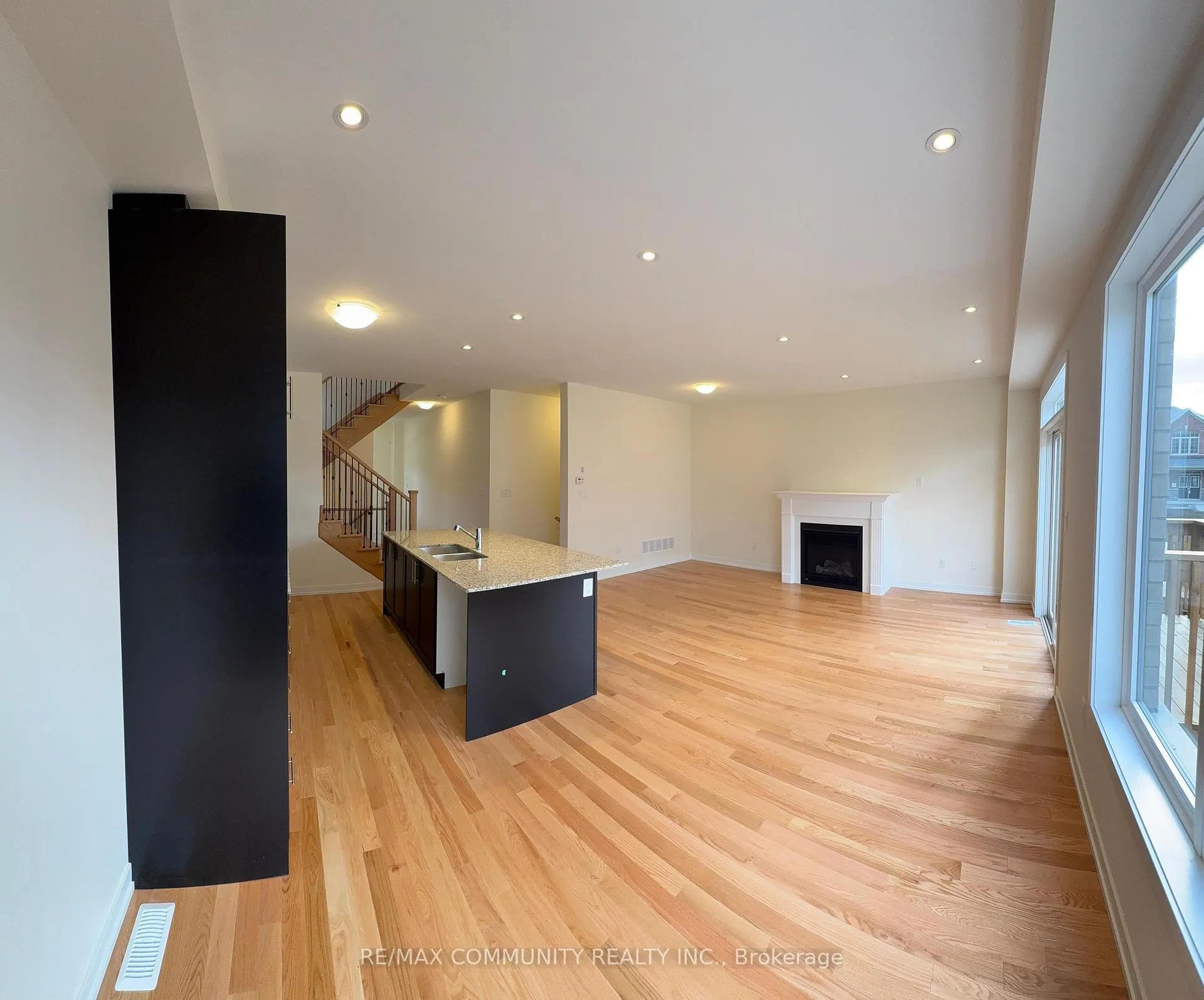 Photo 7 of 2104 Hallandale Street, Oshawa, Kedron — HOMEH