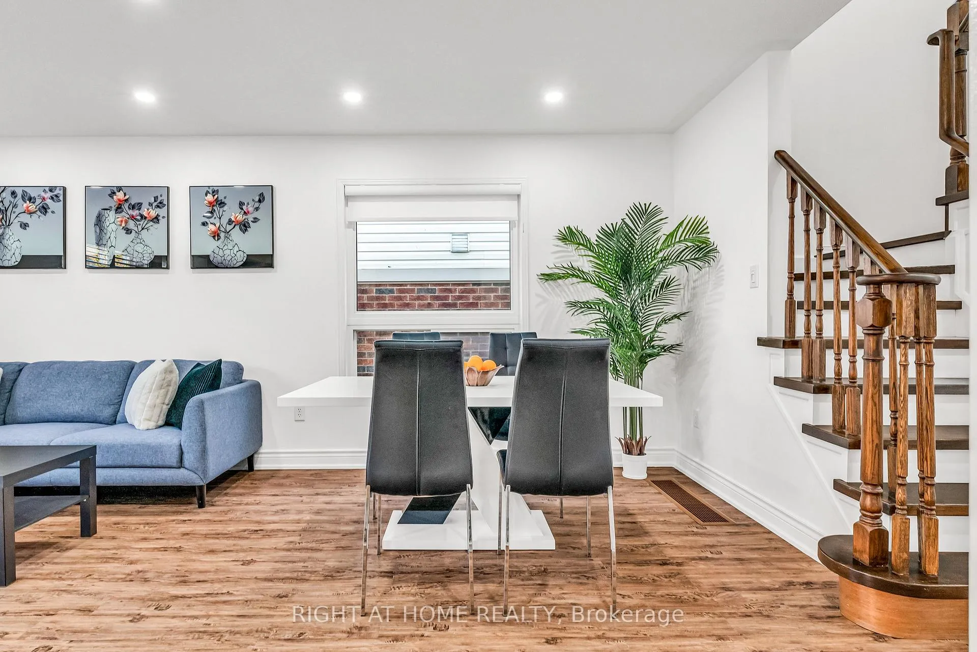 Photo 7 of 16 Warnford Circle, Ajax, Northeast Ajax — HOMEH