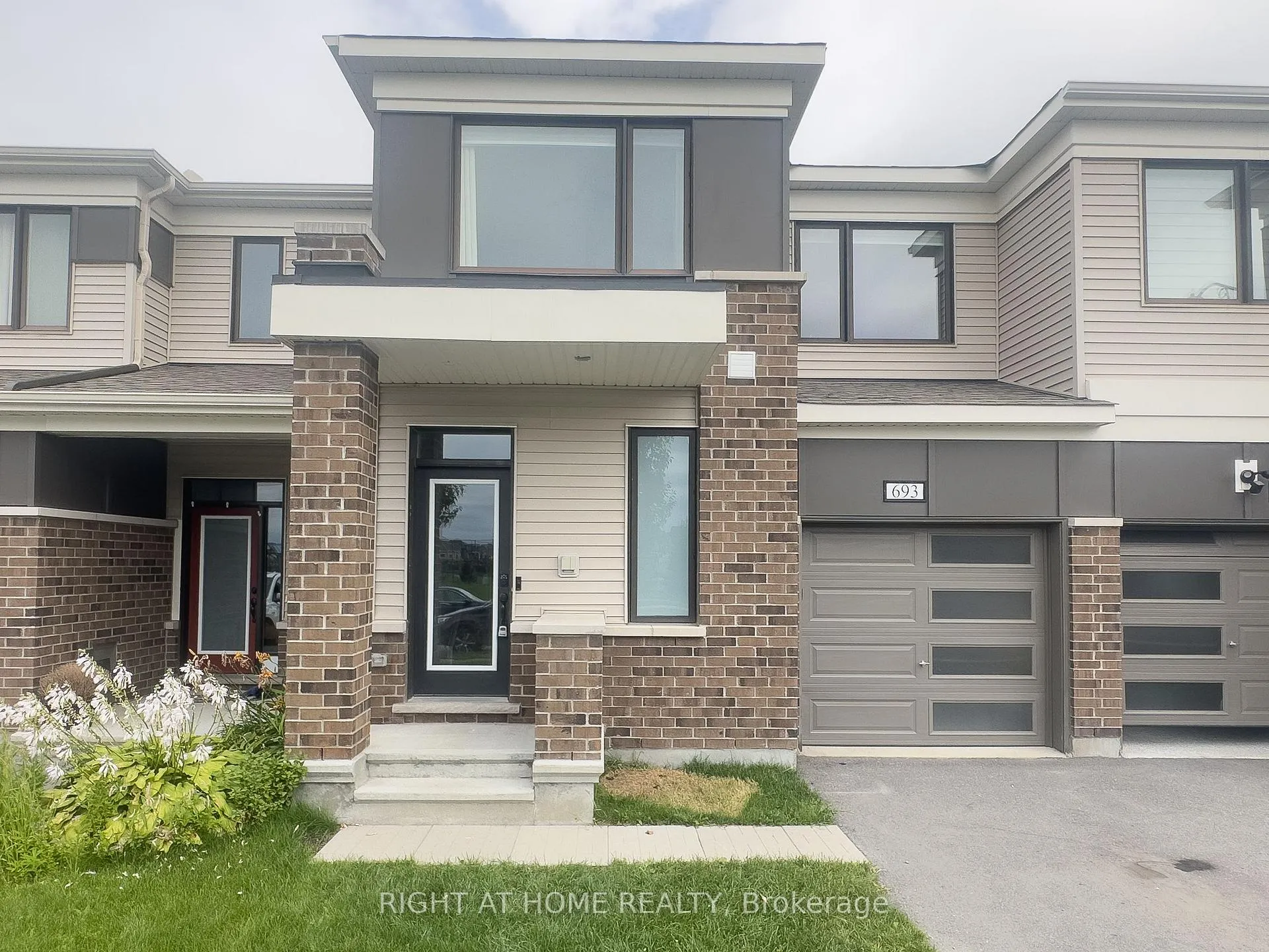 Photo 1 of 693 Rouncey Road, Ottawa, Kanata - Emerald Meadows/Trailwest — HOMEH