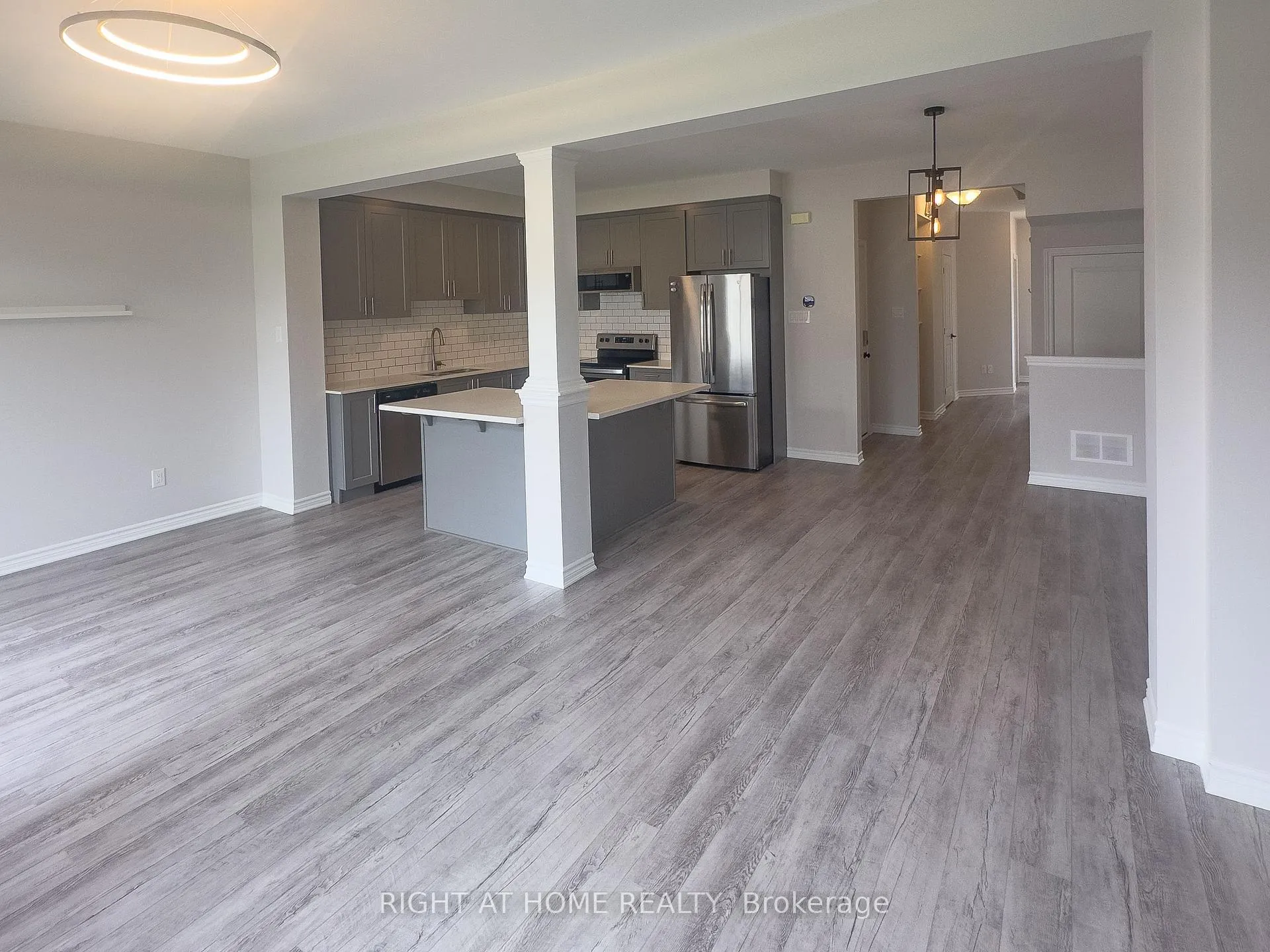 Photo 5 of 693 Rouncey Road, Ottawa, Kanata - Emerald Meadows/Trailwest — HOMEH
