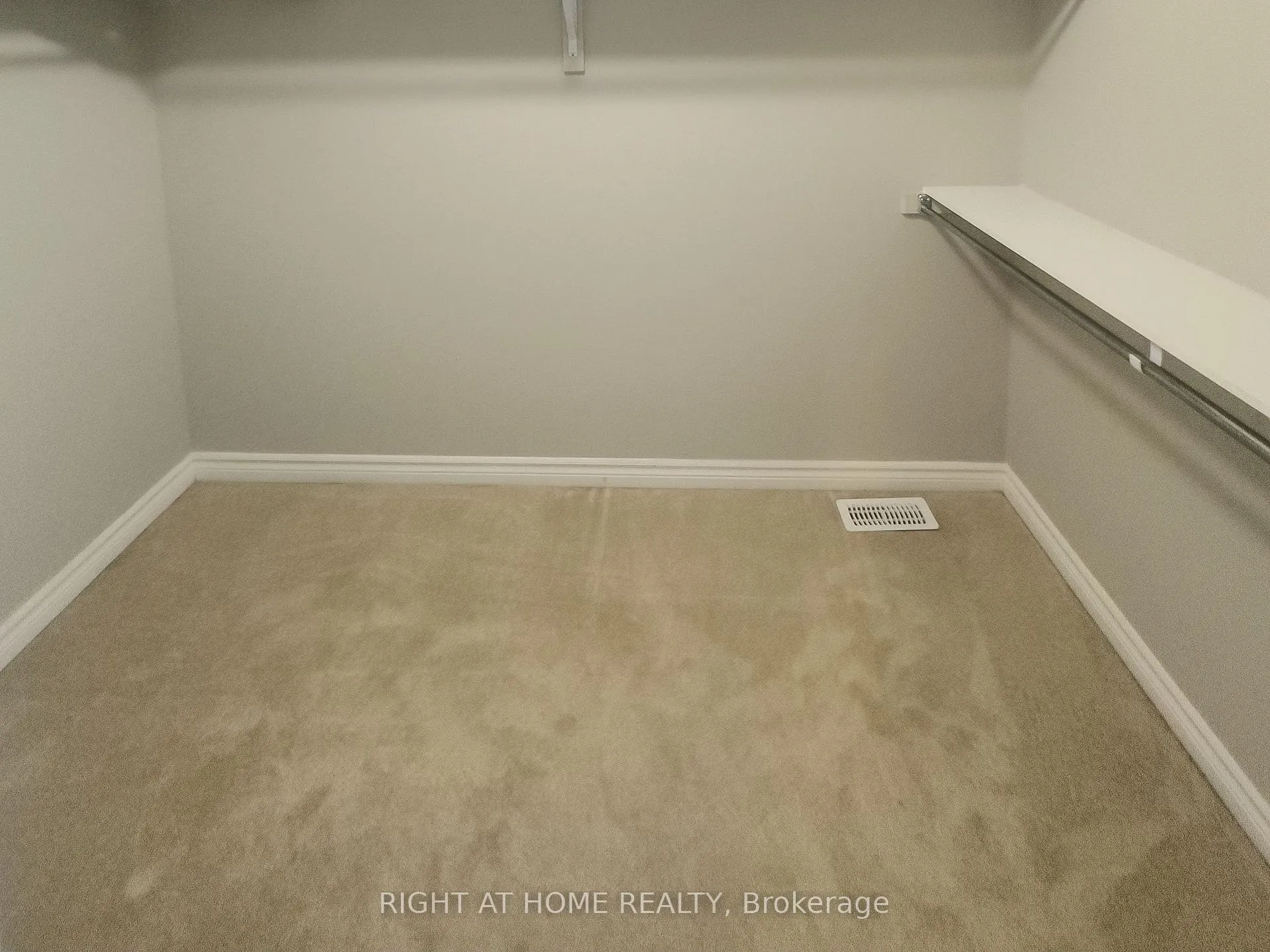 Photo 19 of 693 Rouncey Road, Ottawa, Kanata - Emerald Meadows/Trailwest — HOMEH