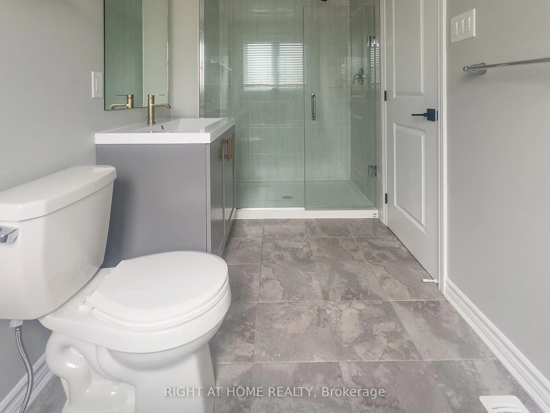 Photo 21 of 693 Rouncey Road, Ottawa, Kanata - Emerald Meadows/Trailwest — HOMEH