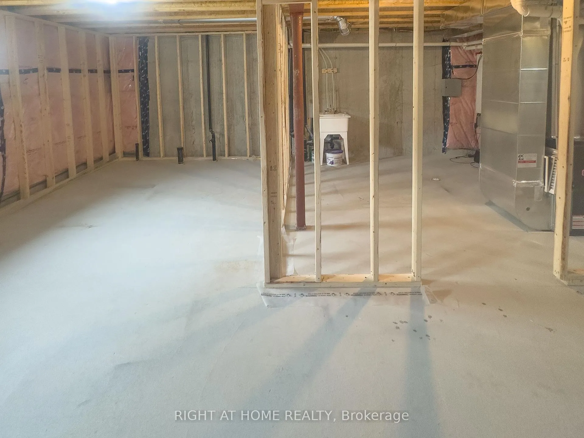 Photo 23 of 693 Rouncey Road, Ottawa, Kanata - Emerald Meadows/Trailwest — HOMEH