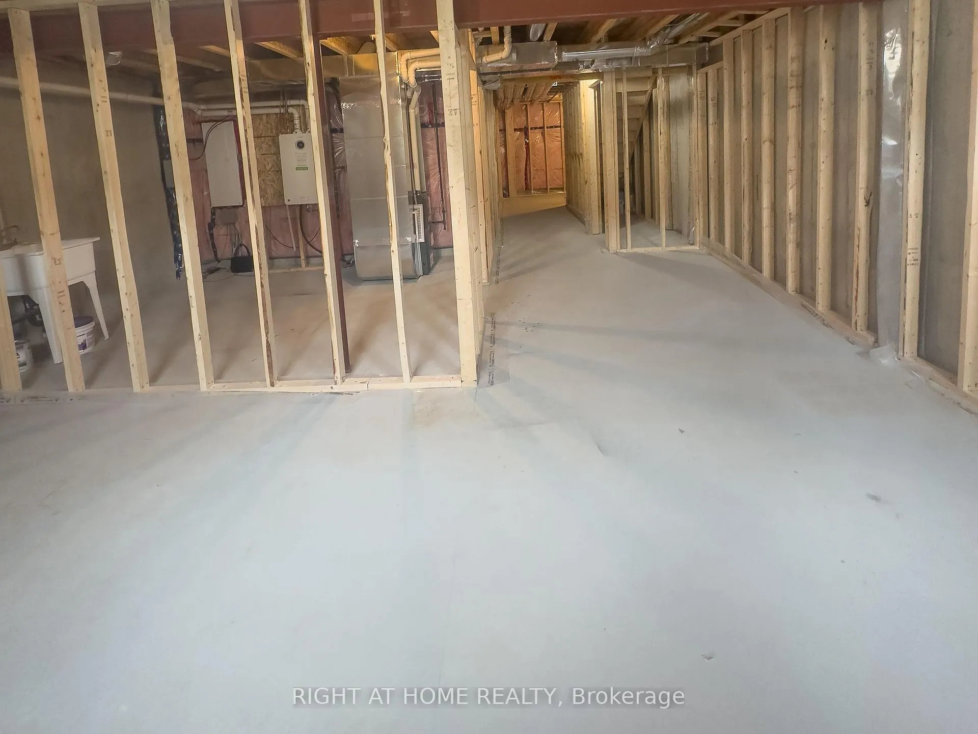 Photo 24 of 693 Rouncey Road, Ottawa, Kanata - Emerald Meadows/Trailwest — HOMEH