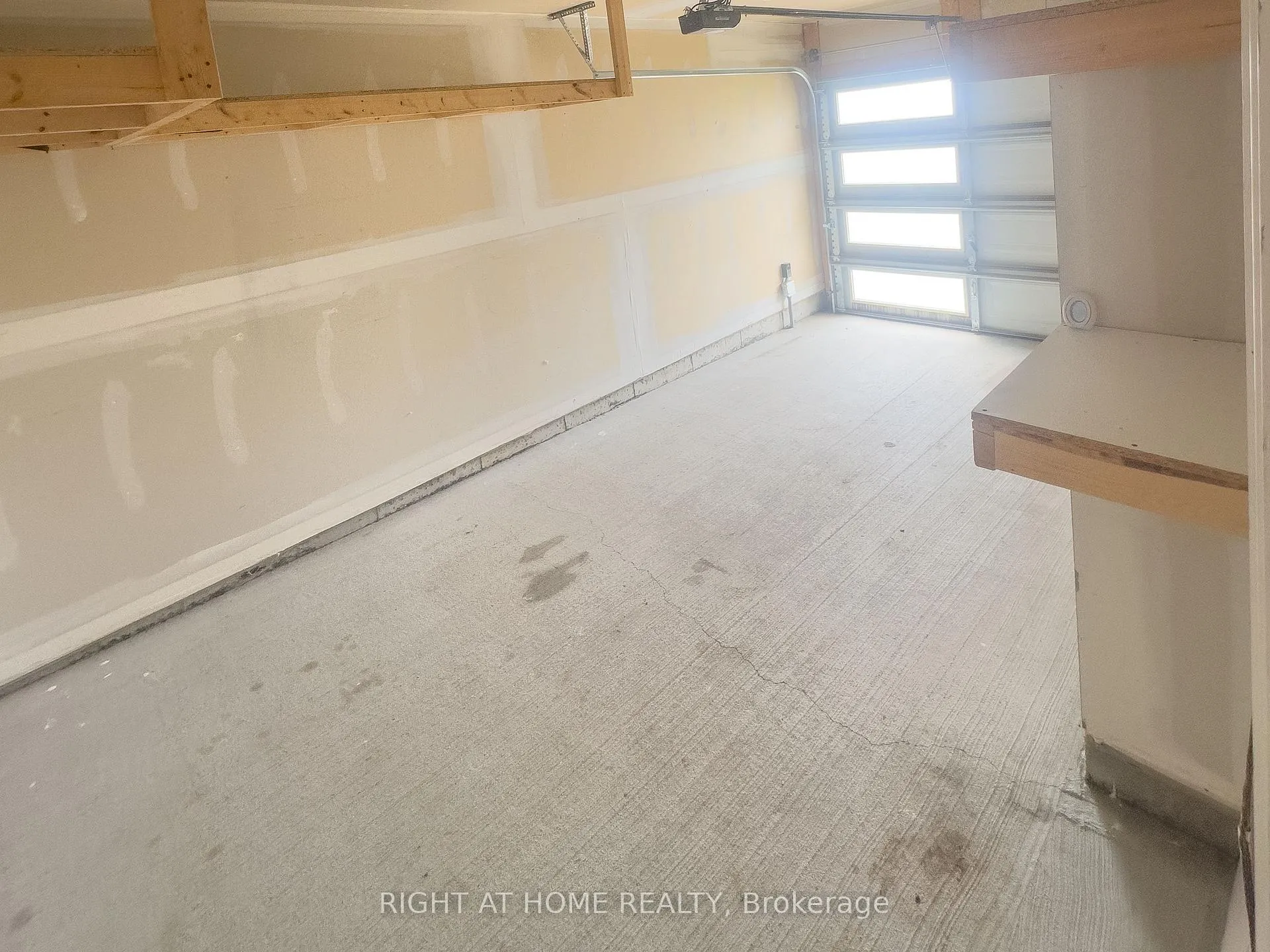 Photo 25 of 693 Rouncey Road, Ottawa, Kanata - Emerald Meadows/Trailwest — HOMEH
