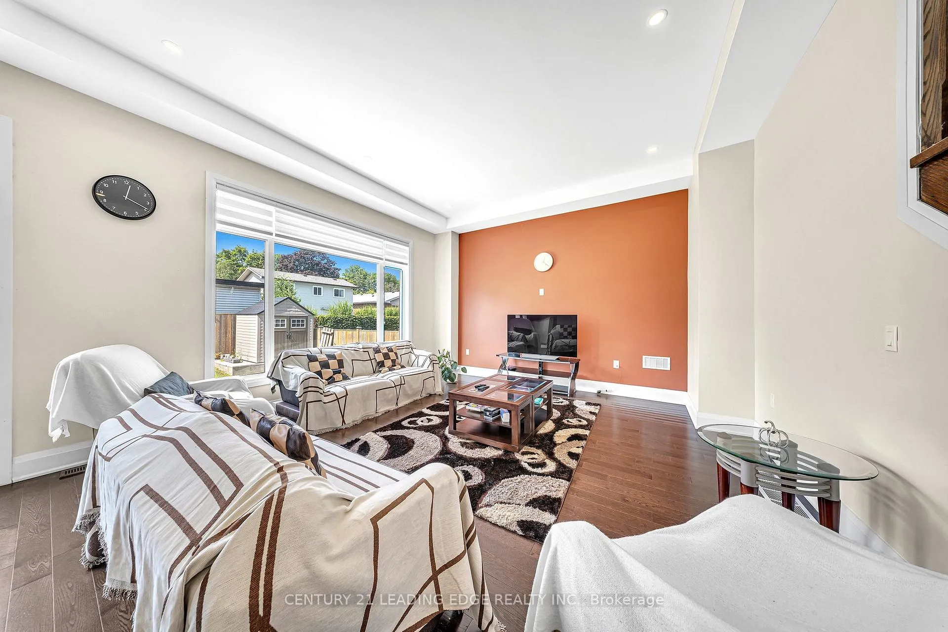 Photo 8 of 736 Hillview Crescent, Pickering, West Shore — HOMEH