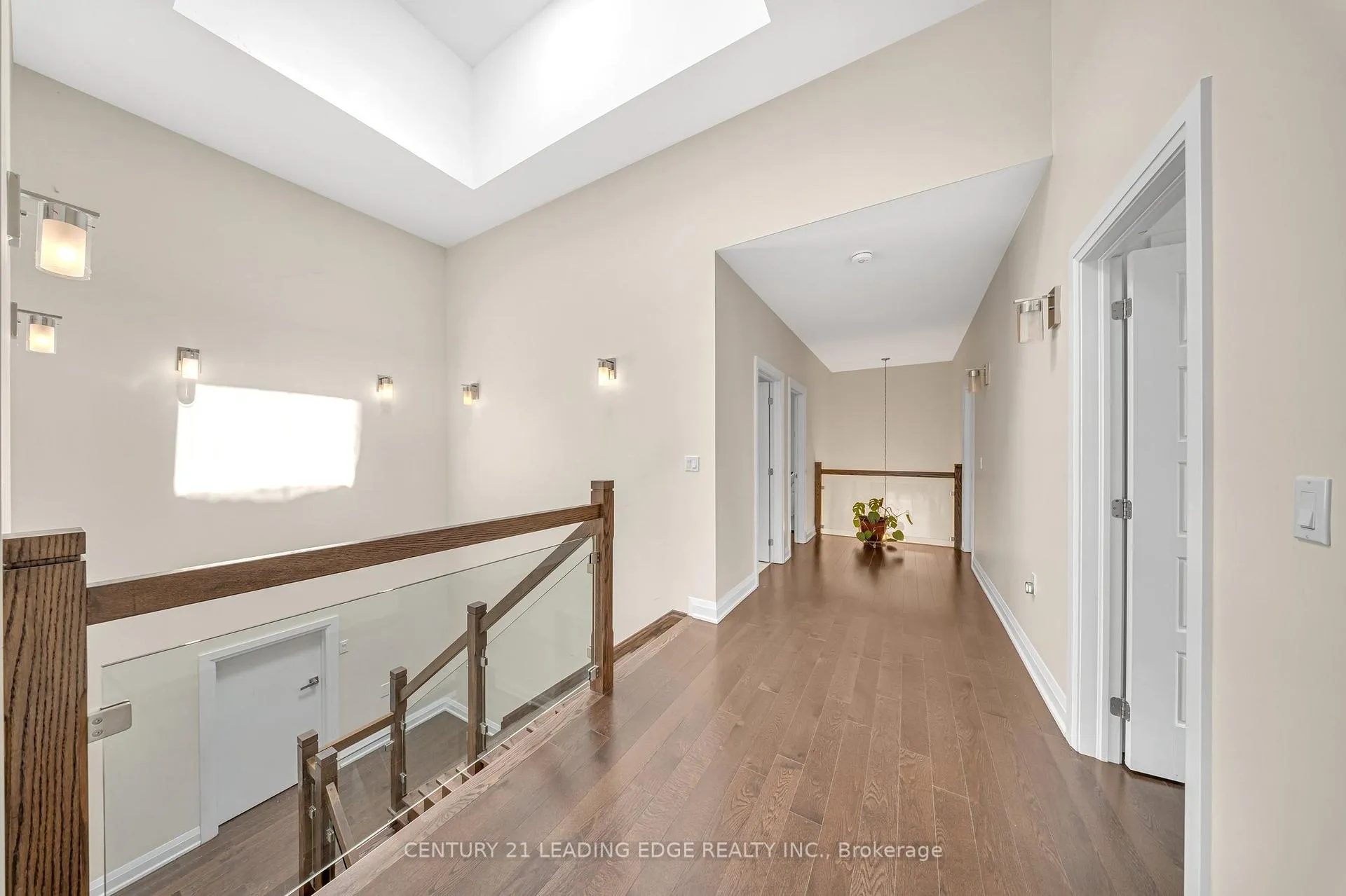 Photo 16 of 736 Hillview Crescent, Pickering, West Shore — HOMEH
