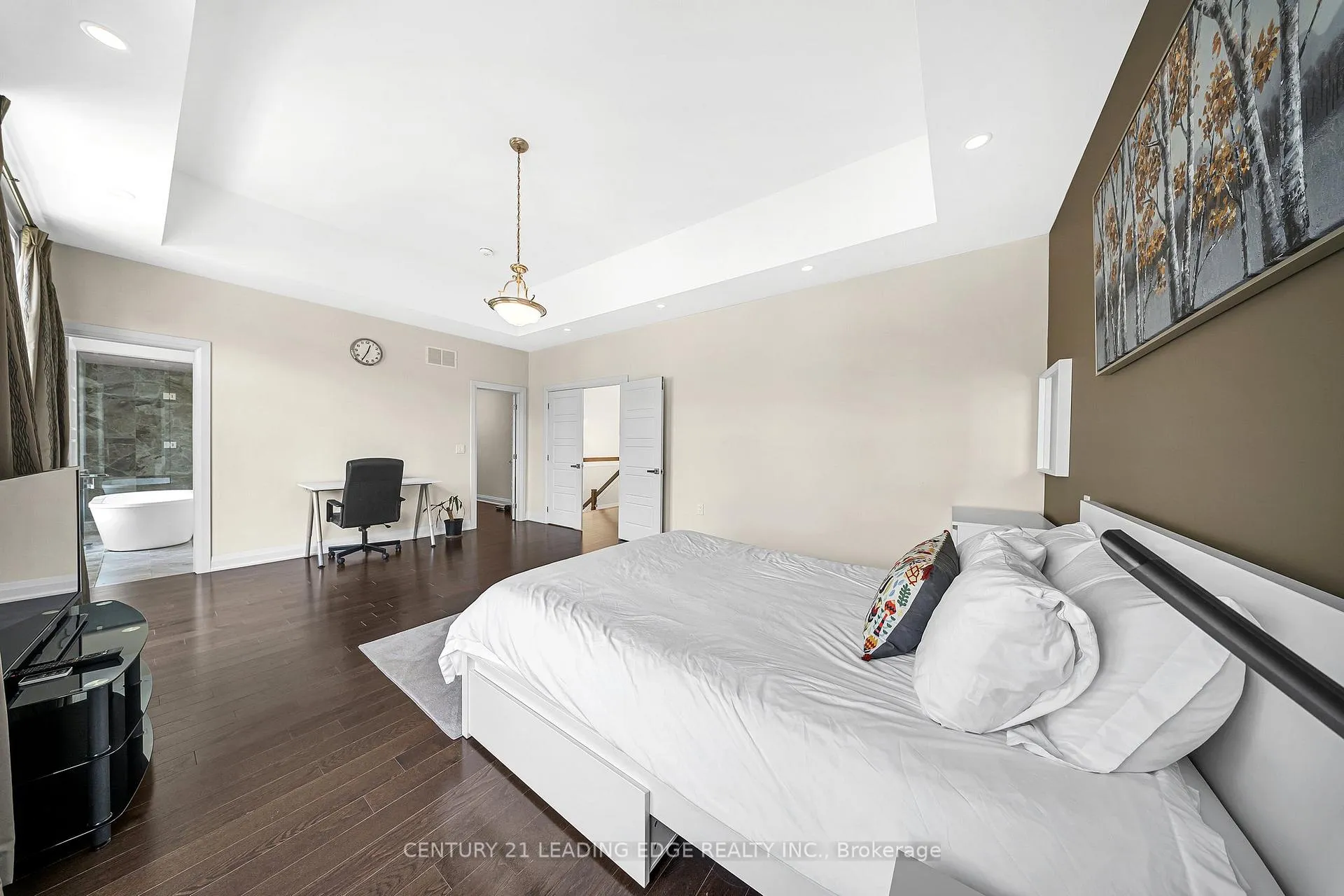 Photo 18 of 736 Hillview Crescent, Pickering, West Shore — HOMEH