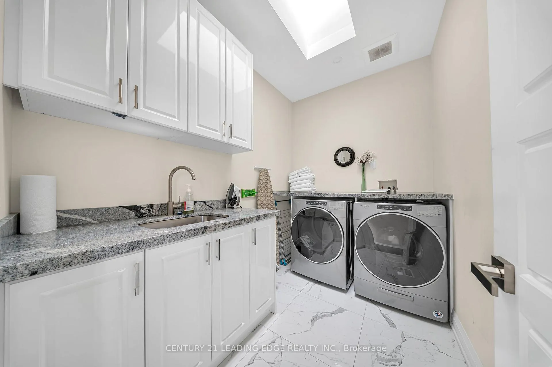 Photo 32 of 736 Hillview Crescent, Pickering, West Shore — HOMEH