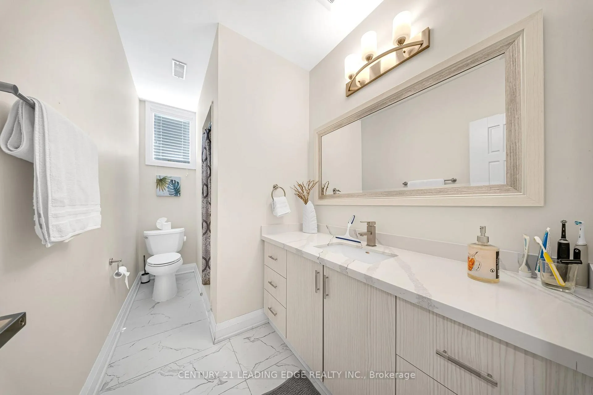 Photo 38 of 736 Hillview Crescent, Pickering, West Shore — HOMEH