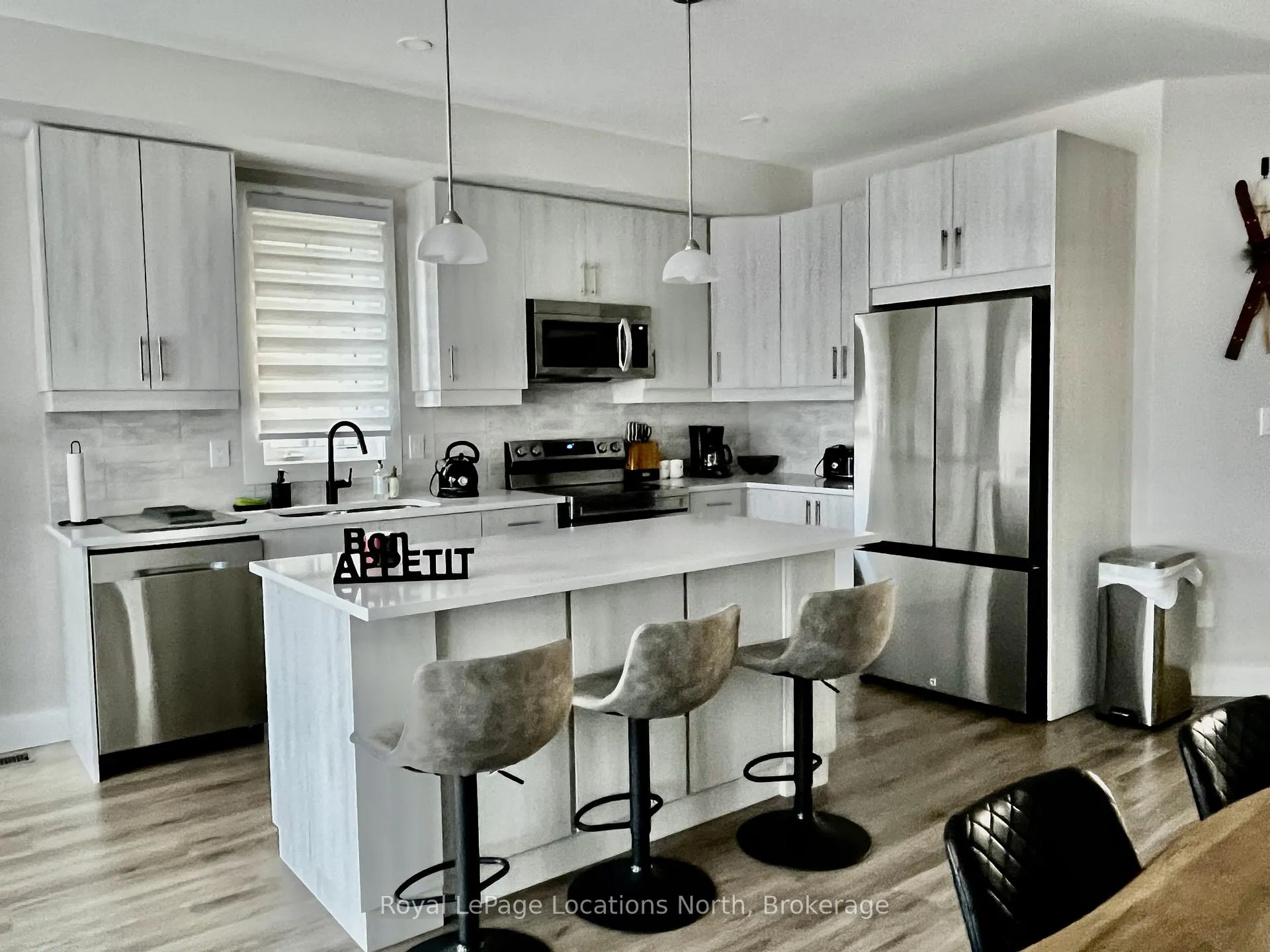 Photo 8 of 120 Black Willow Crescent, Blue Mountains — HOMEH