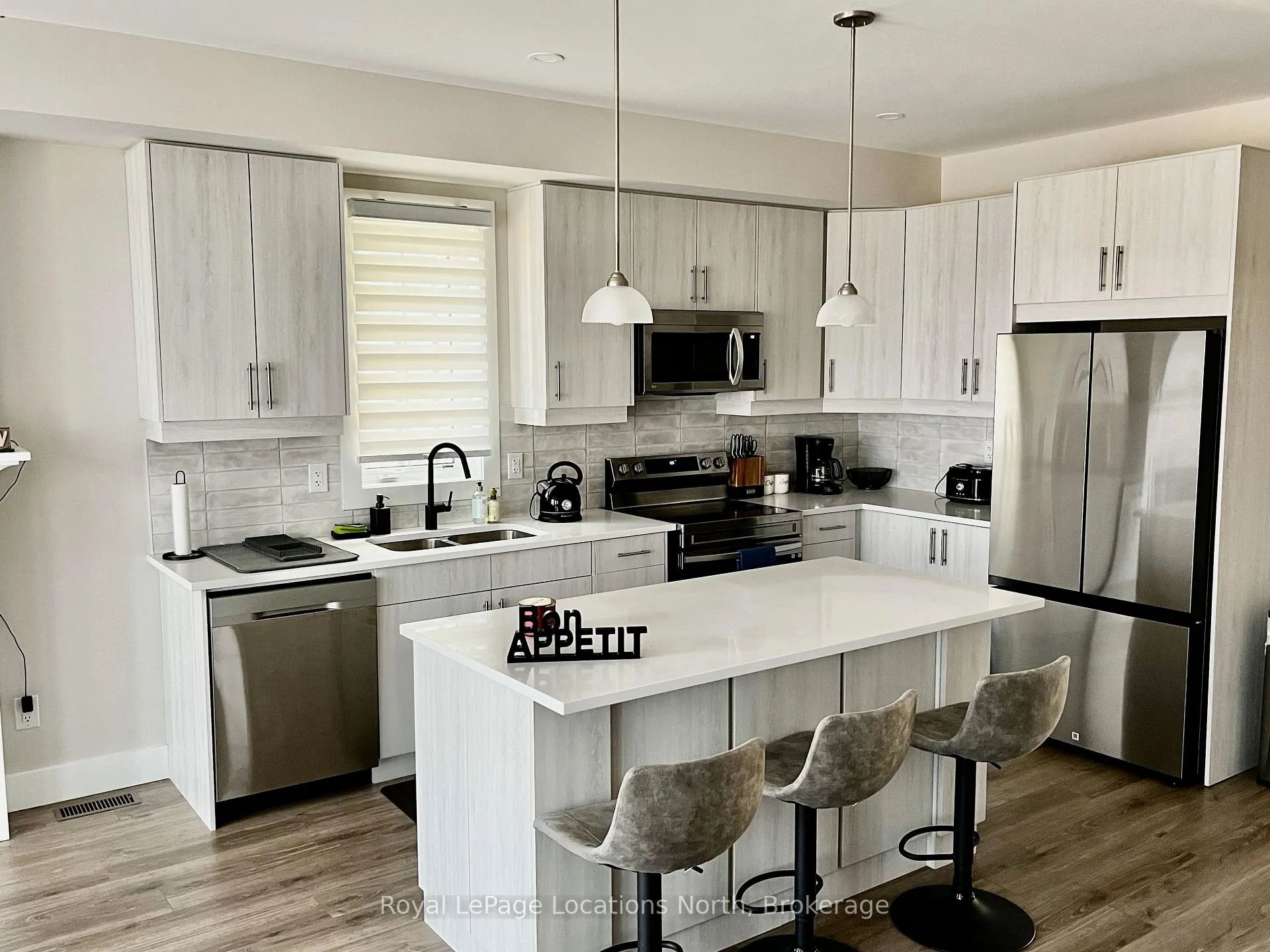 Photo 9 of 120 Black Willow Crescent, Blue Mountains — HOMEH