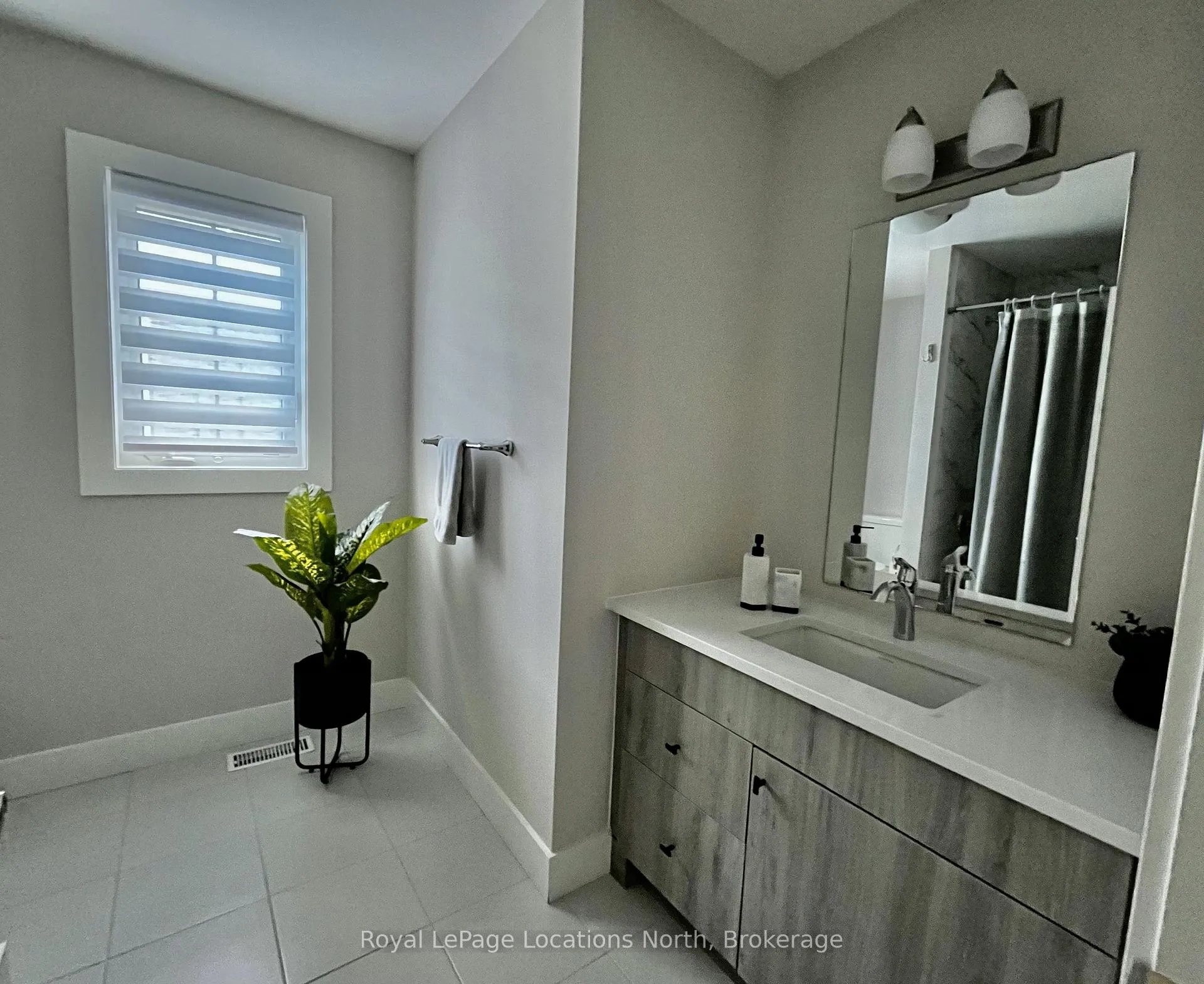 Photo 14 of 120 Black Willow Crescent, Blue Mountains — HOMEH