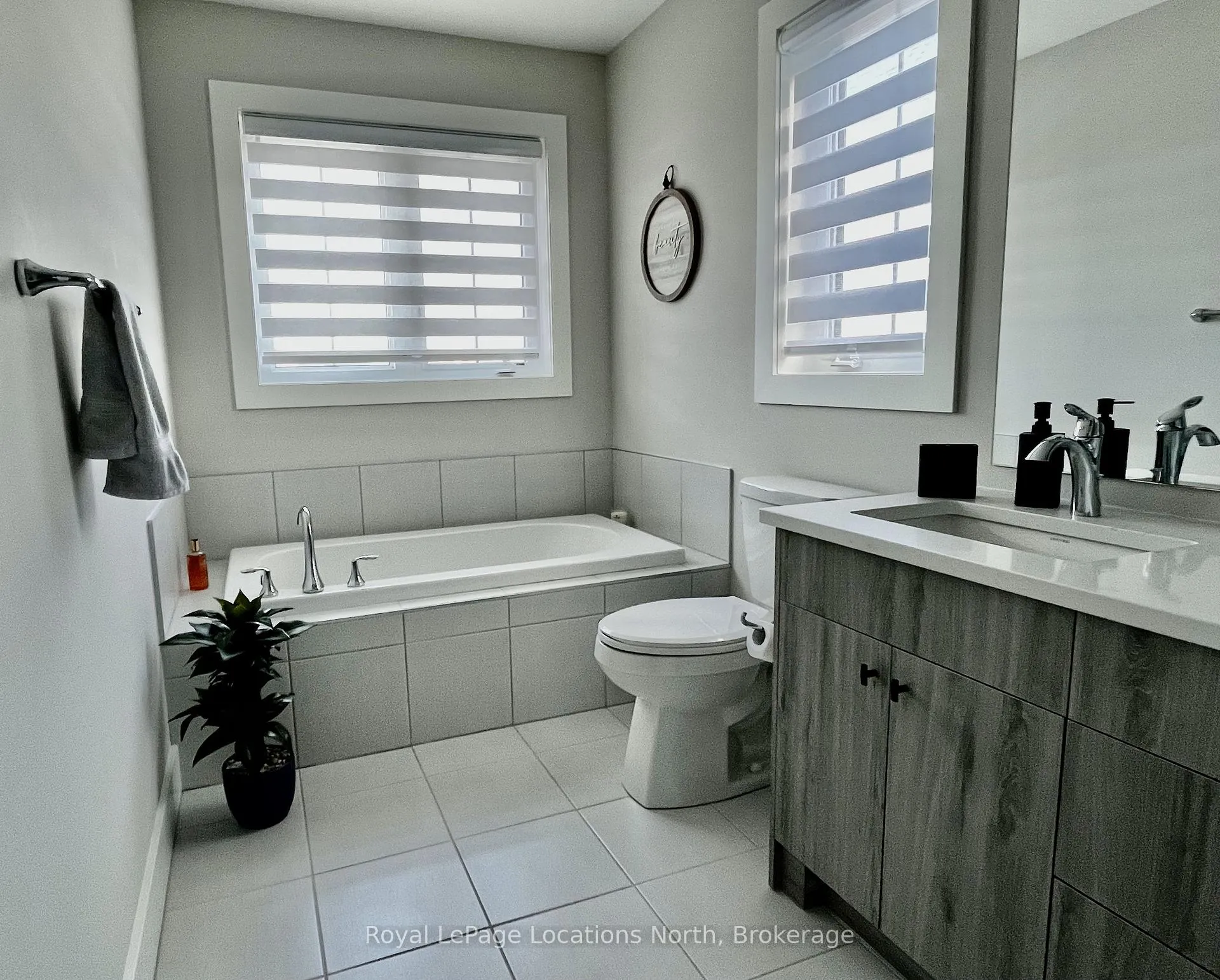 Photo 18 of 120 Black Willow Crescent, Blue Mountains — HOMEH