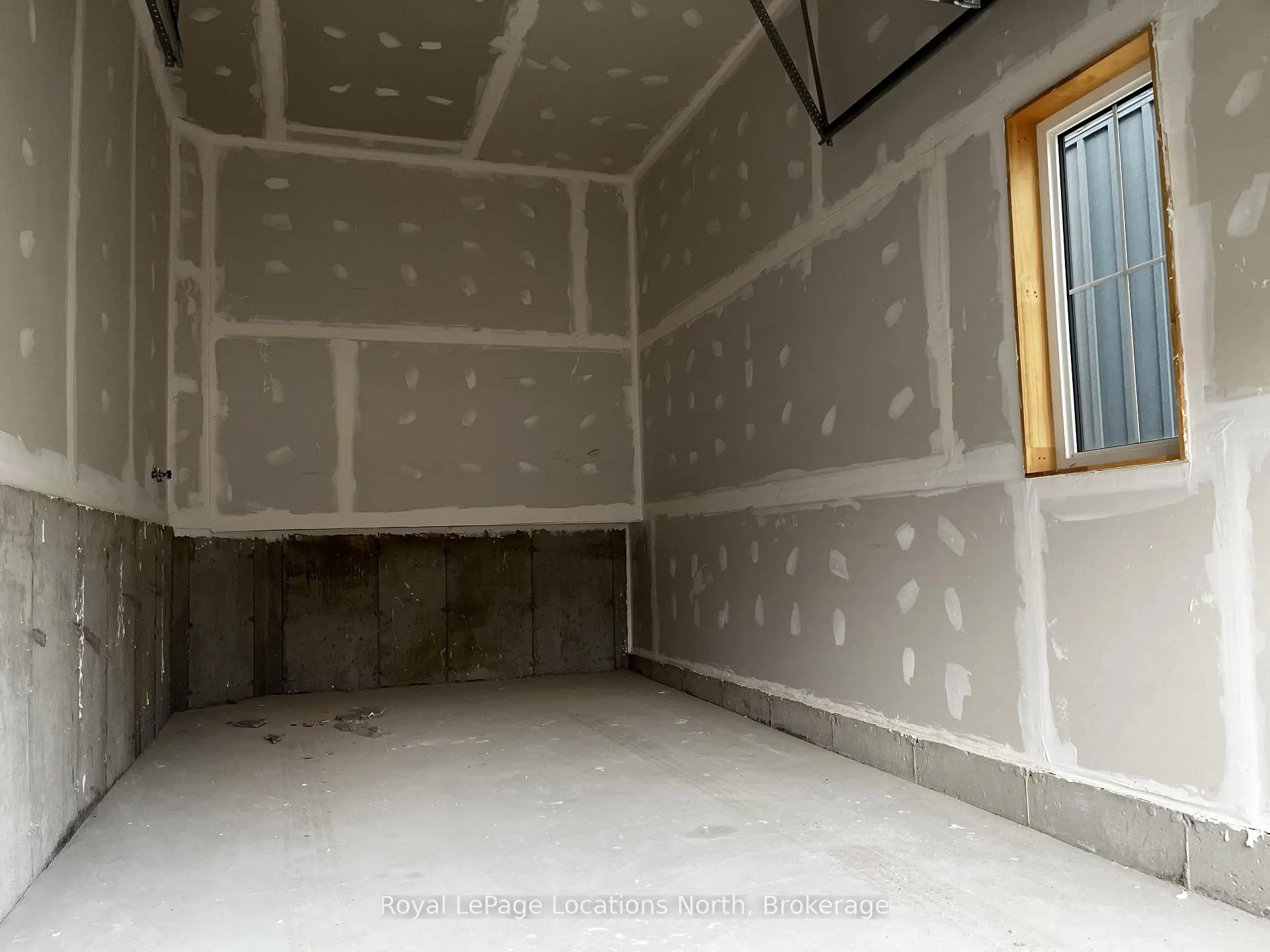 Photo 25 of 120 Black Willow Crescent, Blue Mountains — HOMEH
