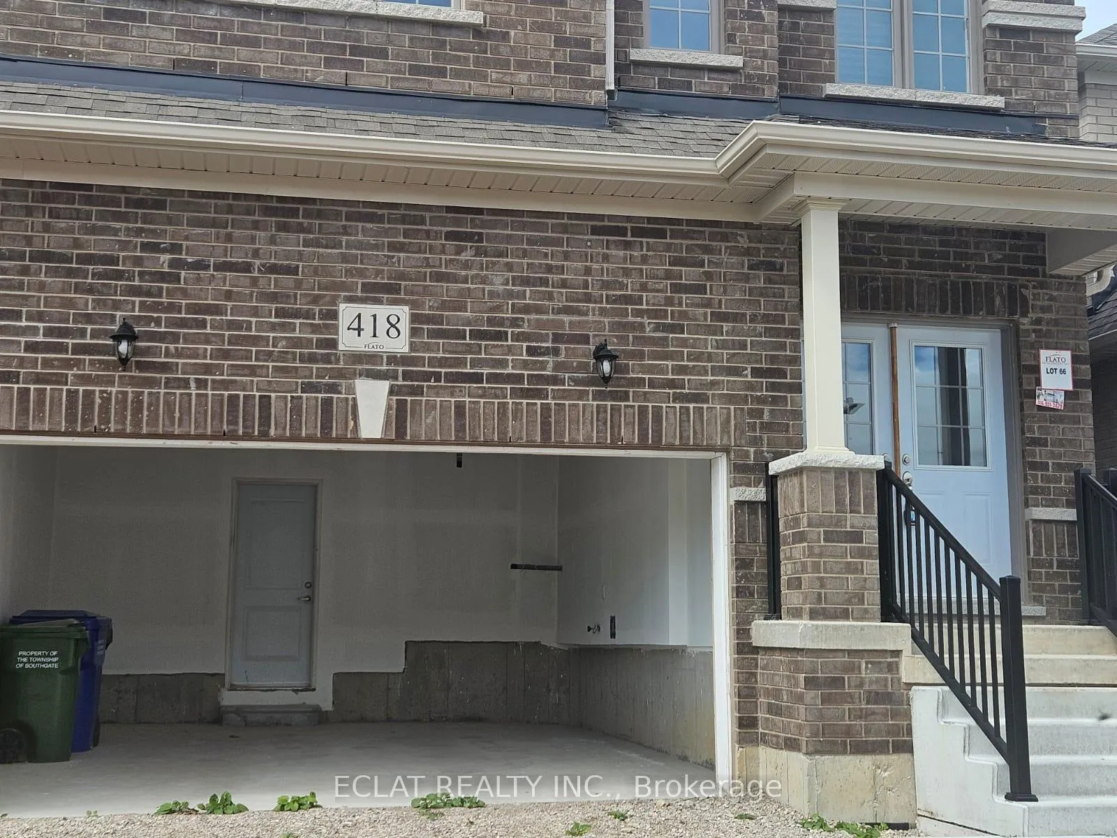 Photo 2 of 418 VanDusen Avenue E, Southgate — HOMEH