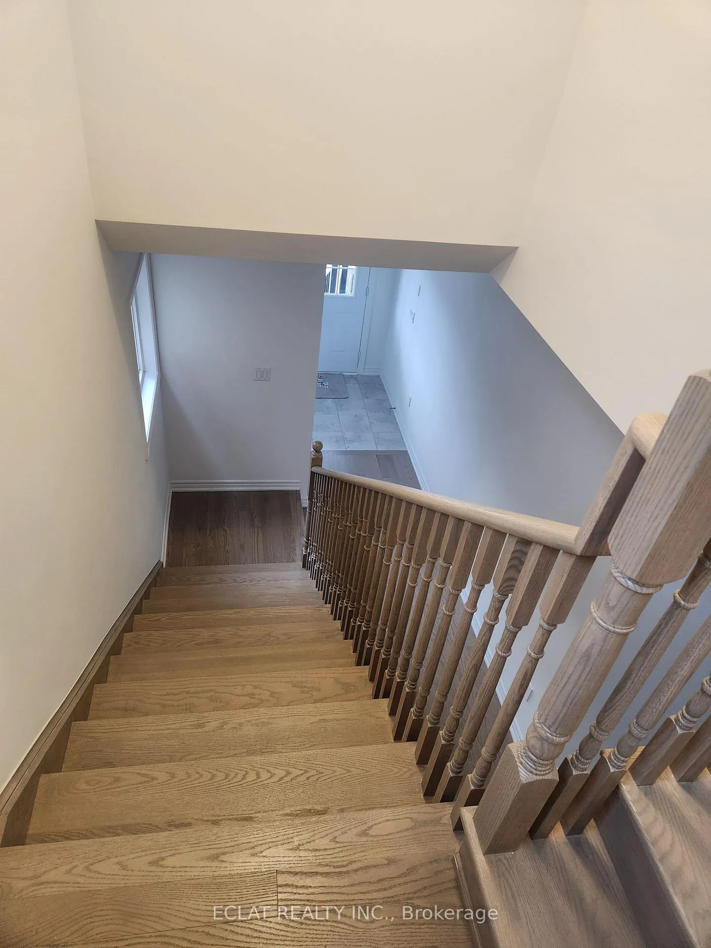 Photo 11 of 418 VanDusen Avenue E, Southgate — HOMEH