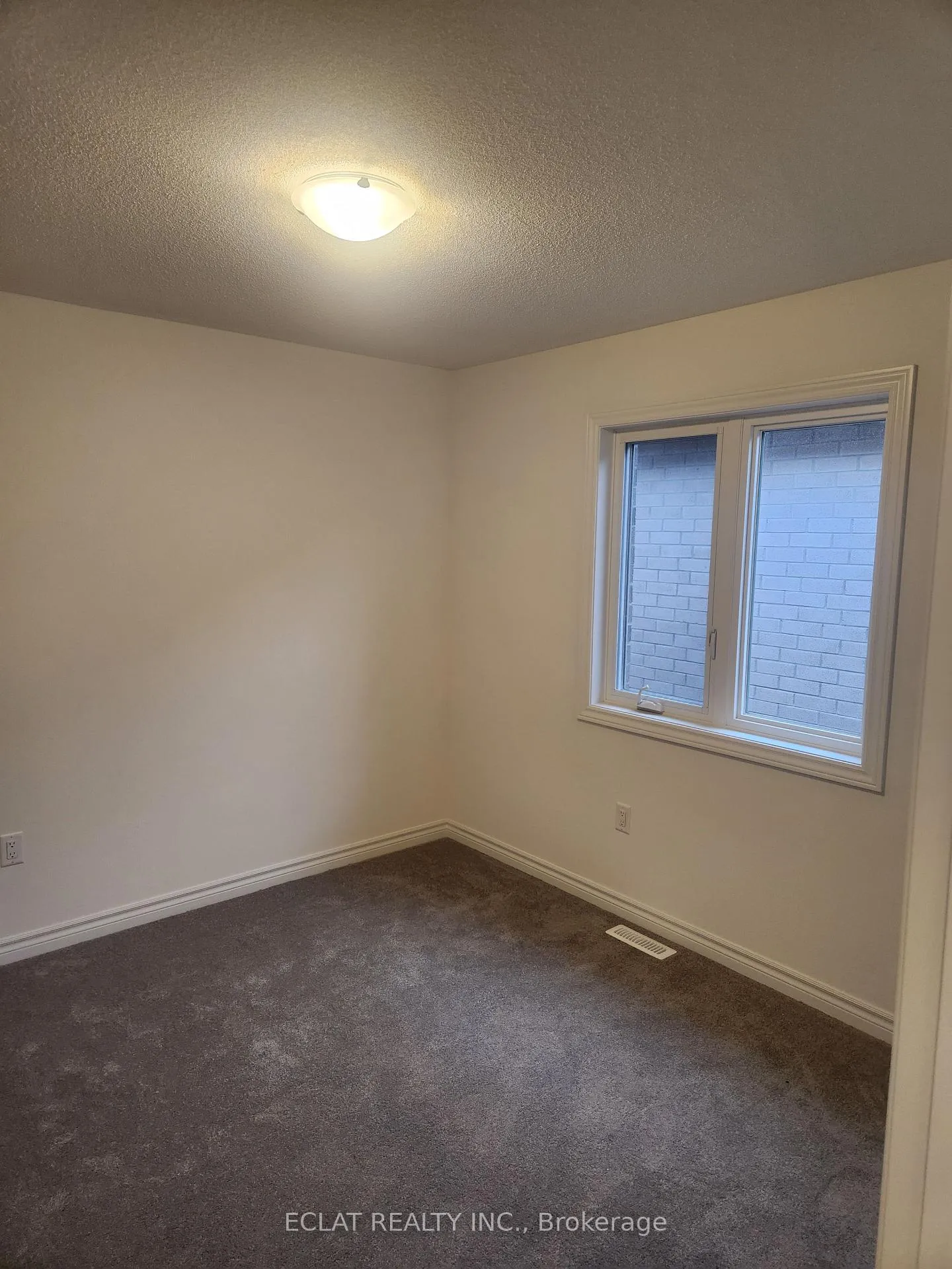 Photo 15 of 418 VanDusen Avenue E, Southgate — HOMEH
