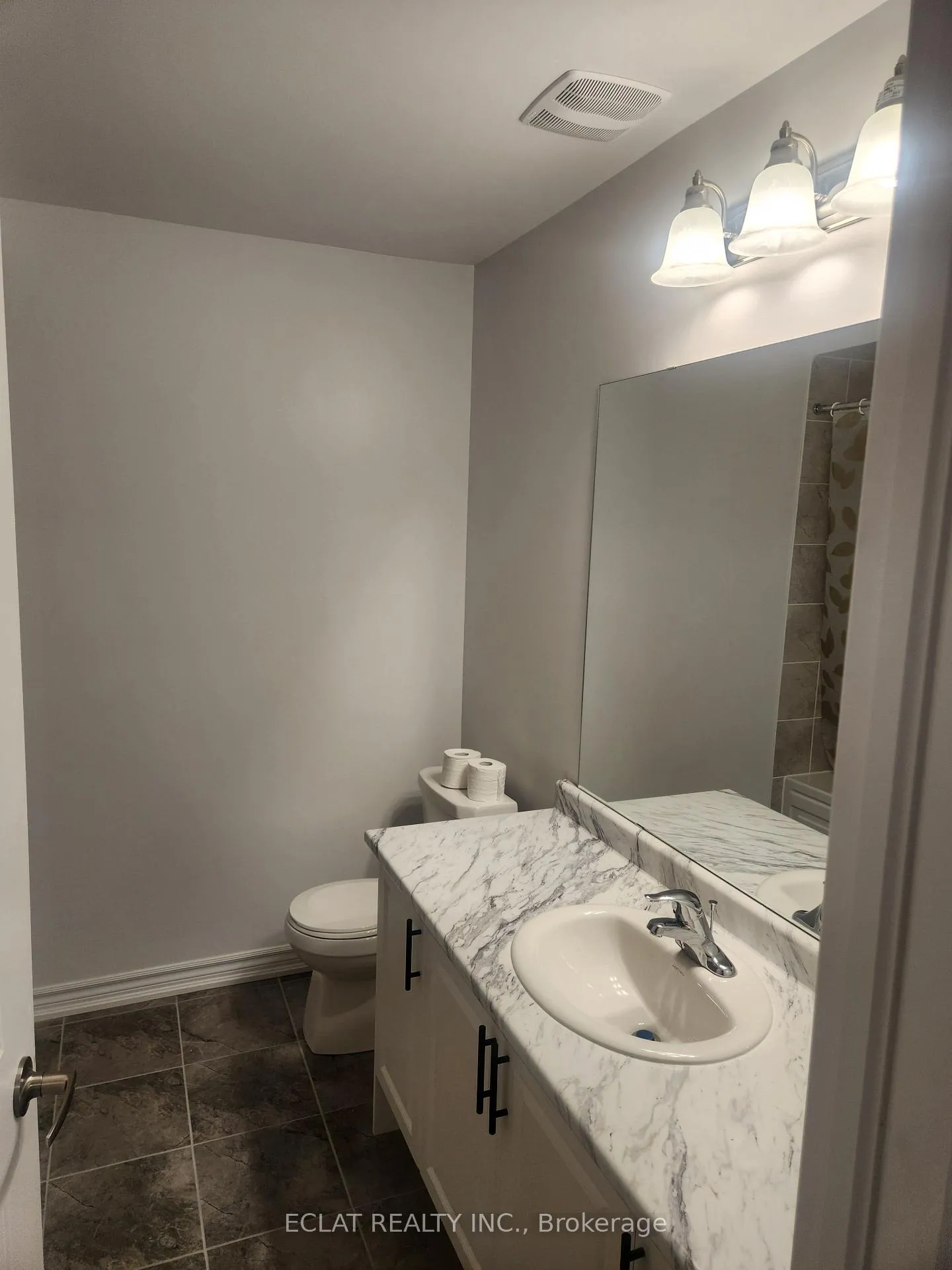 Photo 16 of 418 VanDusen Avenue E, Southgate — HOMEH