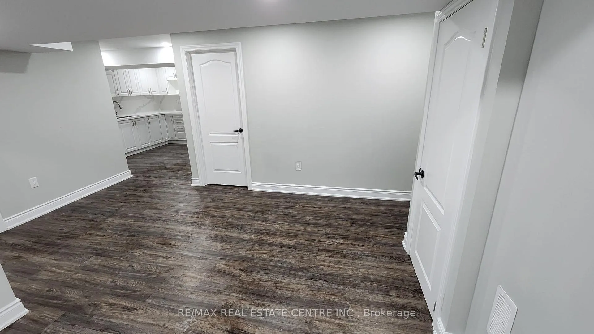 Photo 6 of 66 Fleming Crescent W, Haldimand — HOMEH