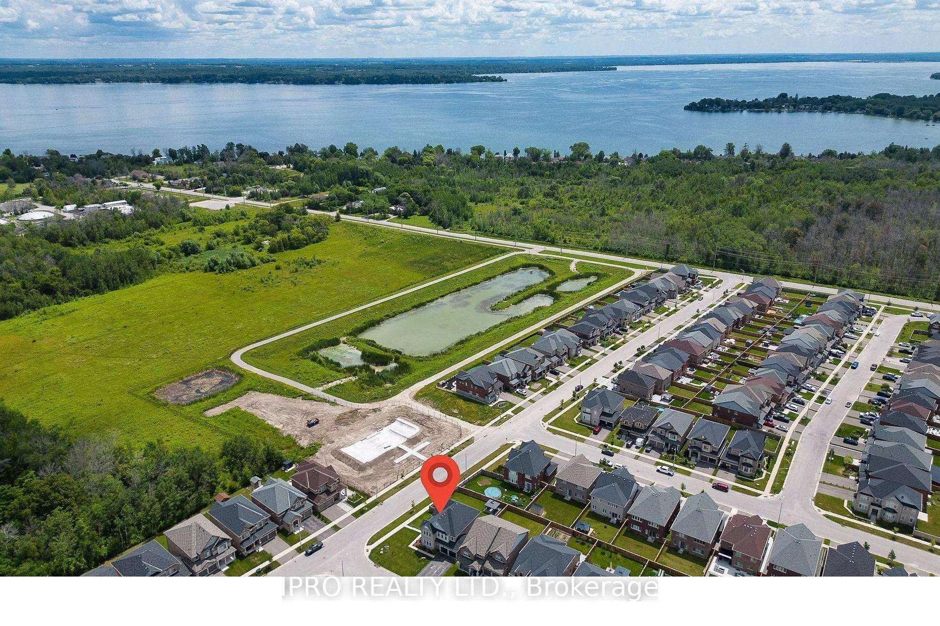 Photo 2 of 935 Barton Way, Innisfil, Rural Innisfil — HOMEH