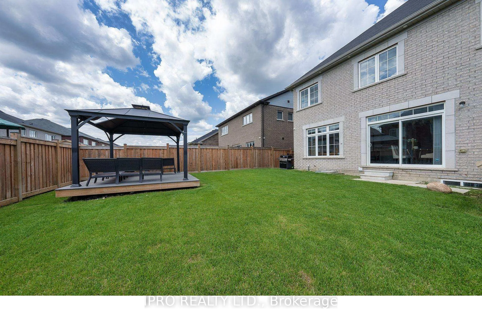 Photo 10 of 935 Barton Way, Innisfil, Rural Innisfil — HOMEH