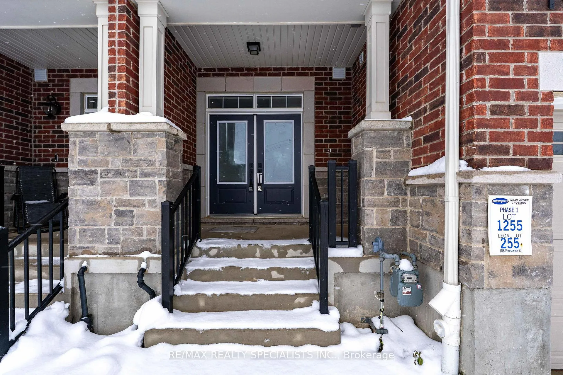 Photo 3 of 108 Forestwalk Street, Kitchener — HOMEH