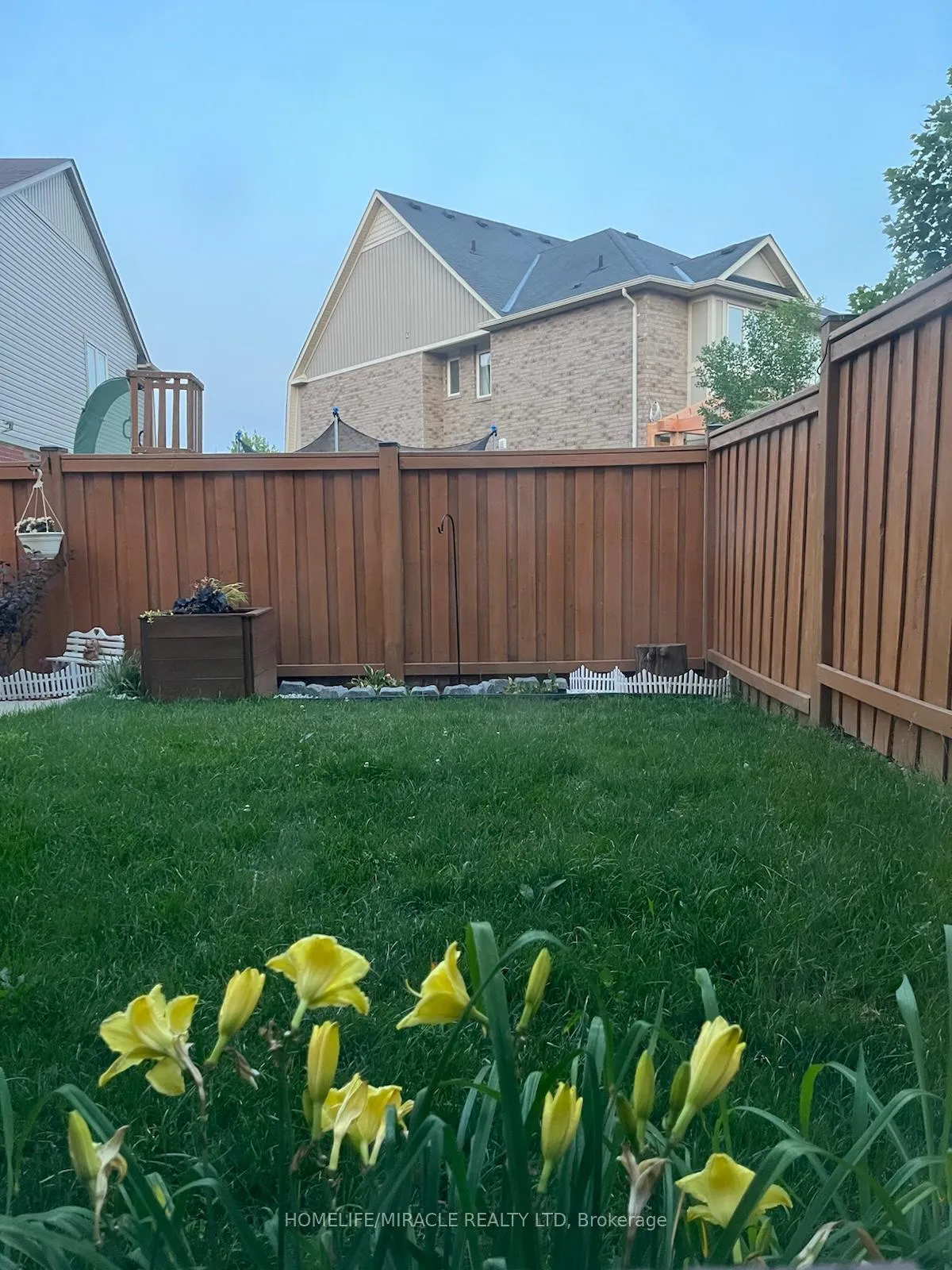 Photo 12 of 350 Kincardine Terrace, Milton, Scott — HOMEH