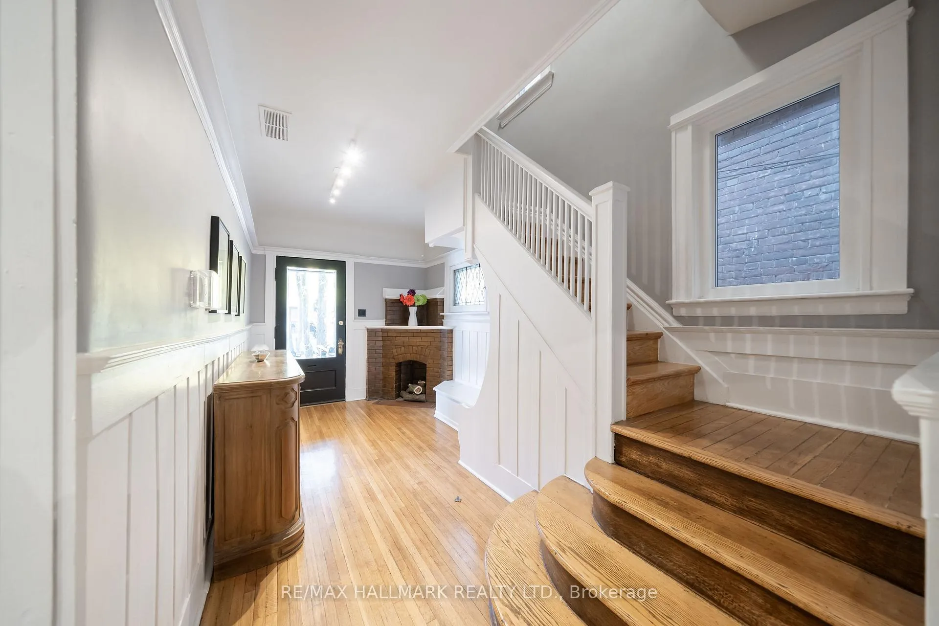 Photo 2 of Unit 2/F, 524 Markham Street, Toronto, Palmerston-Little Italy — HOMEH