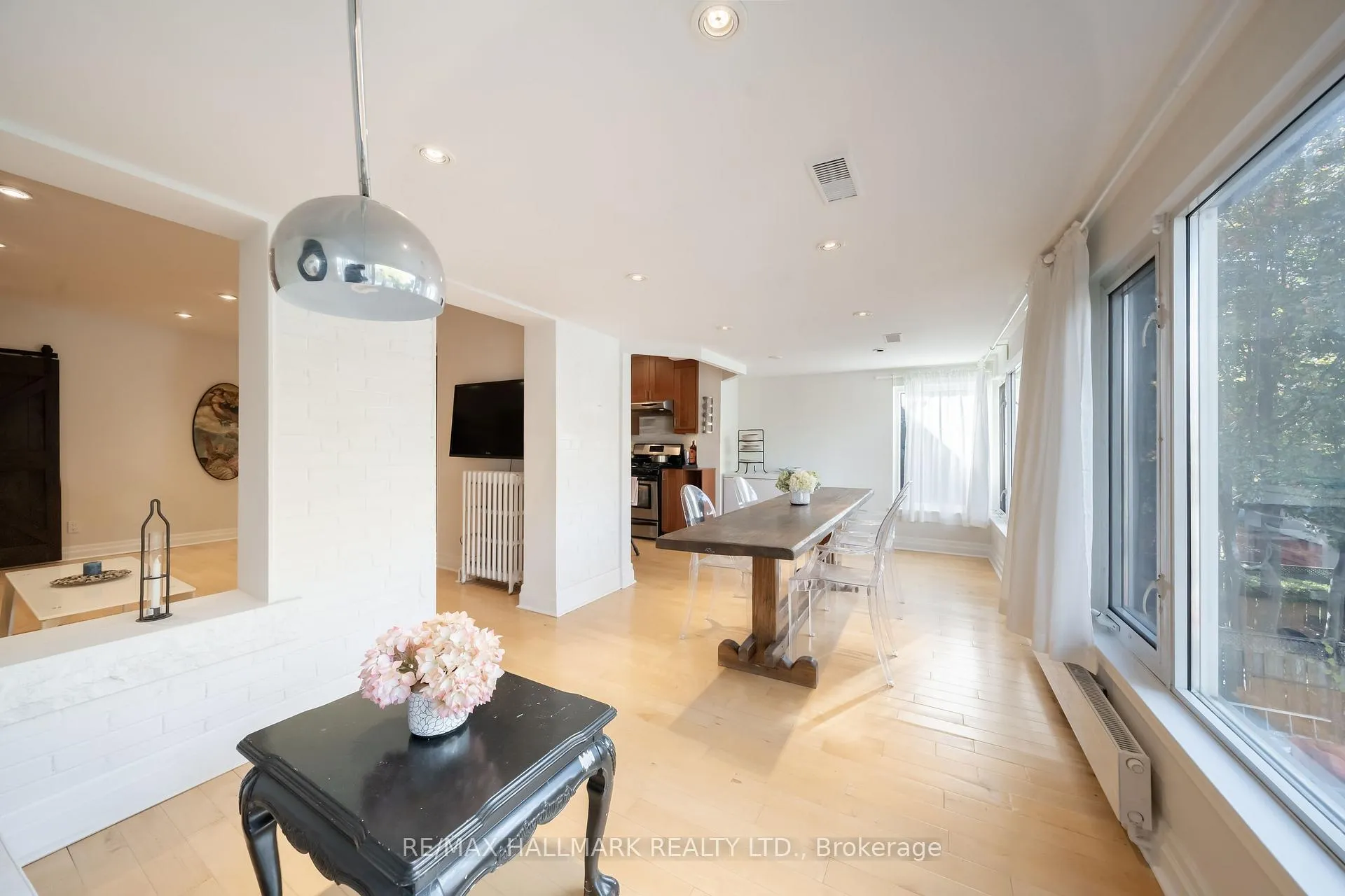 Photo 6 of Unit 2/F, 524 Markham Street, Toronto, Palmerston-Little Italy — HOMEH
