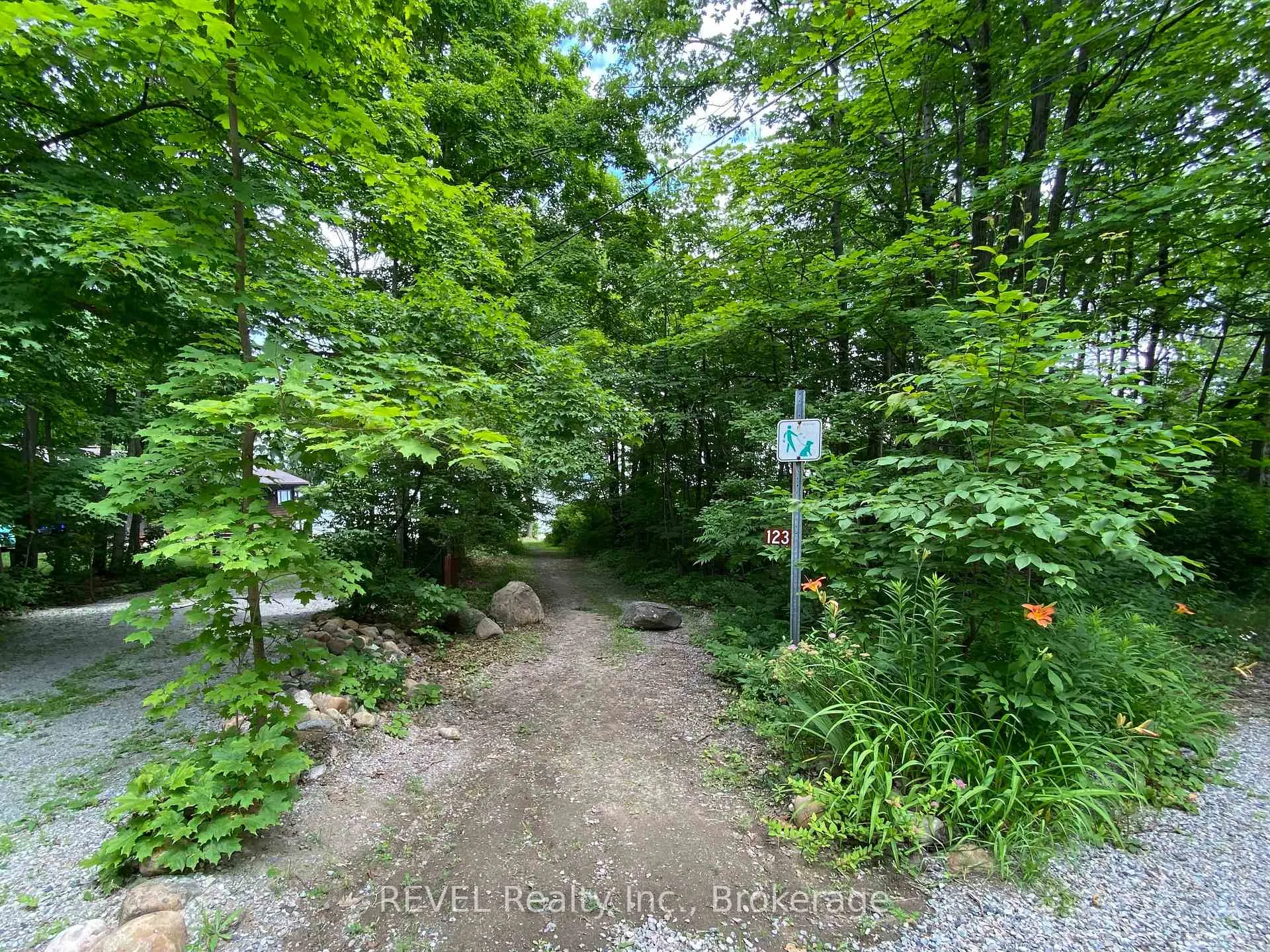 Photo 12 of 7 Wakunda Crescent, Tiny, Rural Tiny — HOMEH