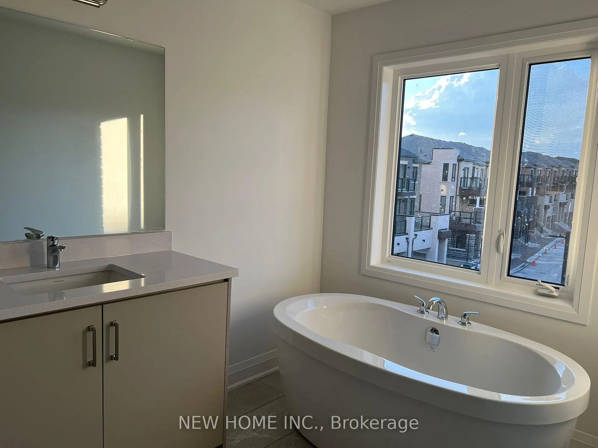 Photo 4 of 50 Carole Bell Way, Markham, Wismer — HOMEH