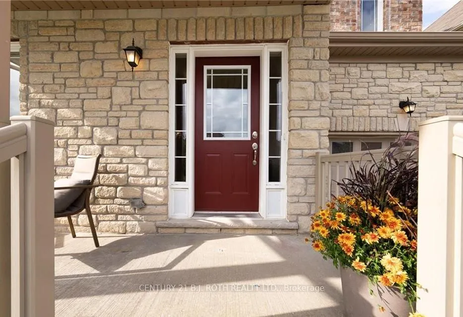 Photo 2 of 67 Megan Crescent, Barrie, 400 West — HOMEH