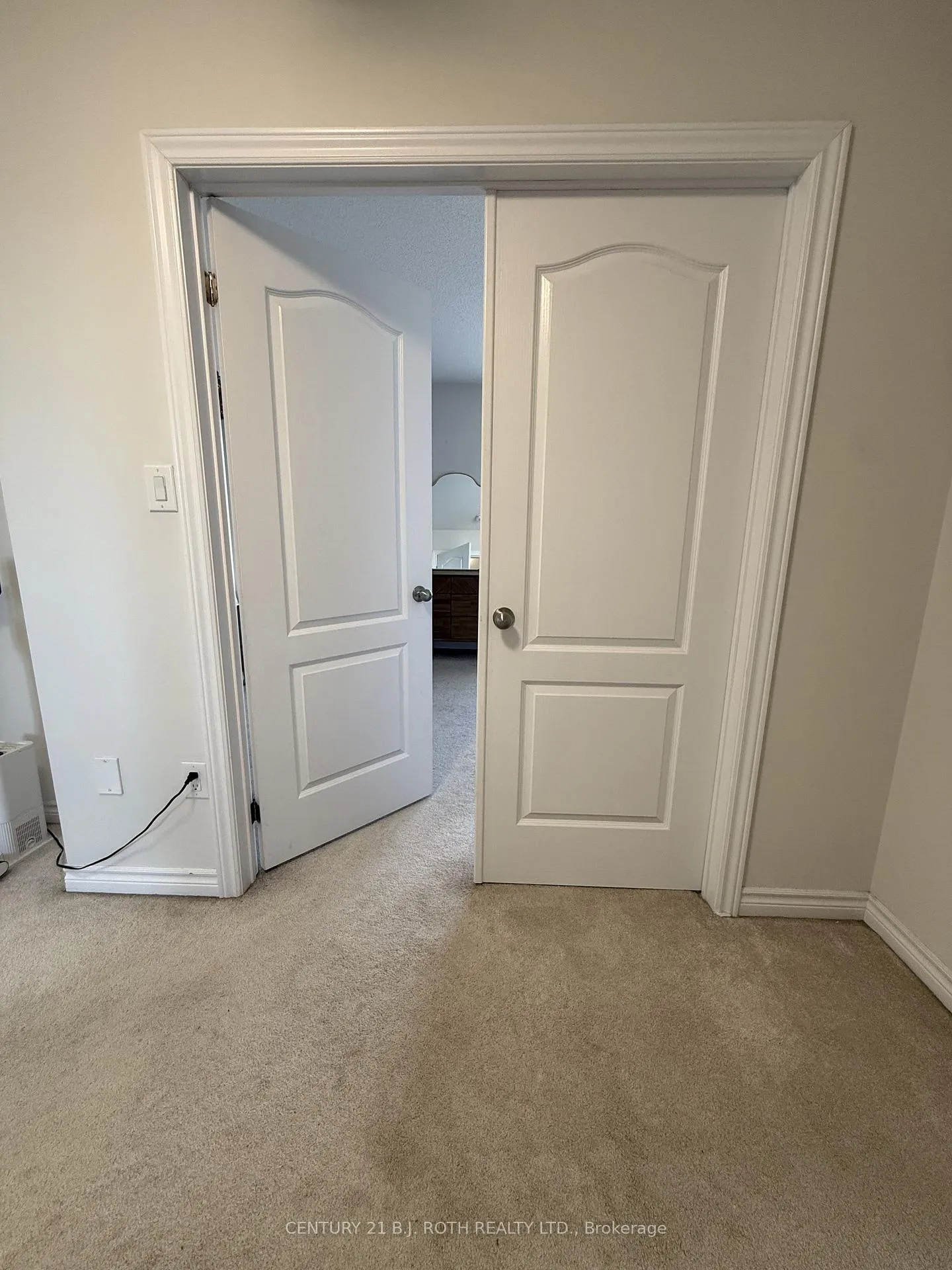 Photo 9 of 67 Megan Crescent, Barrie, 400 West — HOMEH