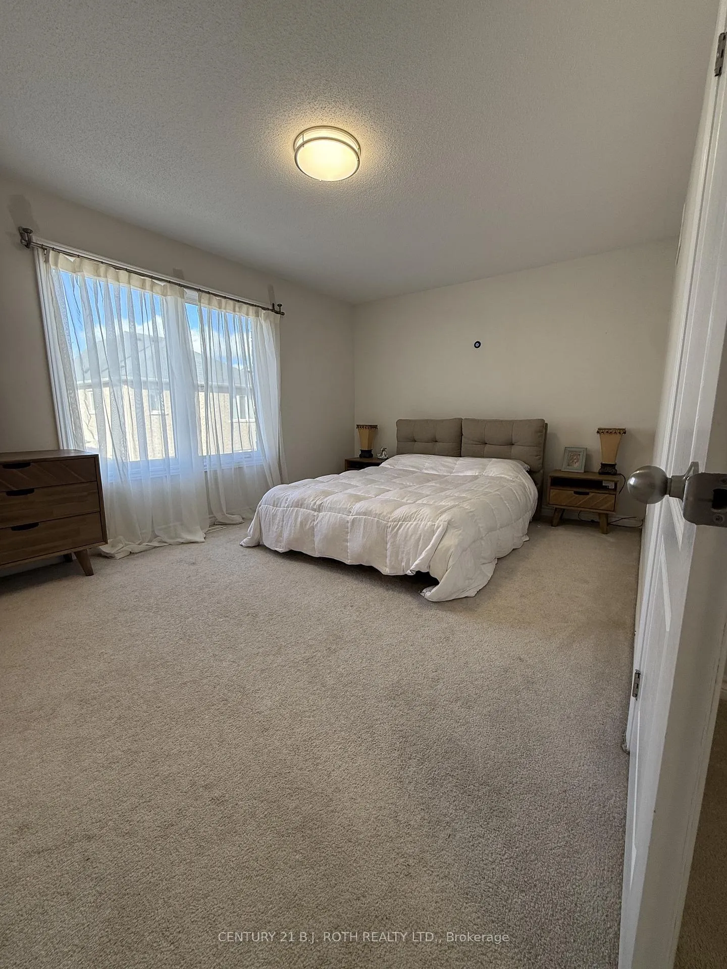 Photo 10 of 67 Megan Crescent, Barrie, 400 West — HOMEH