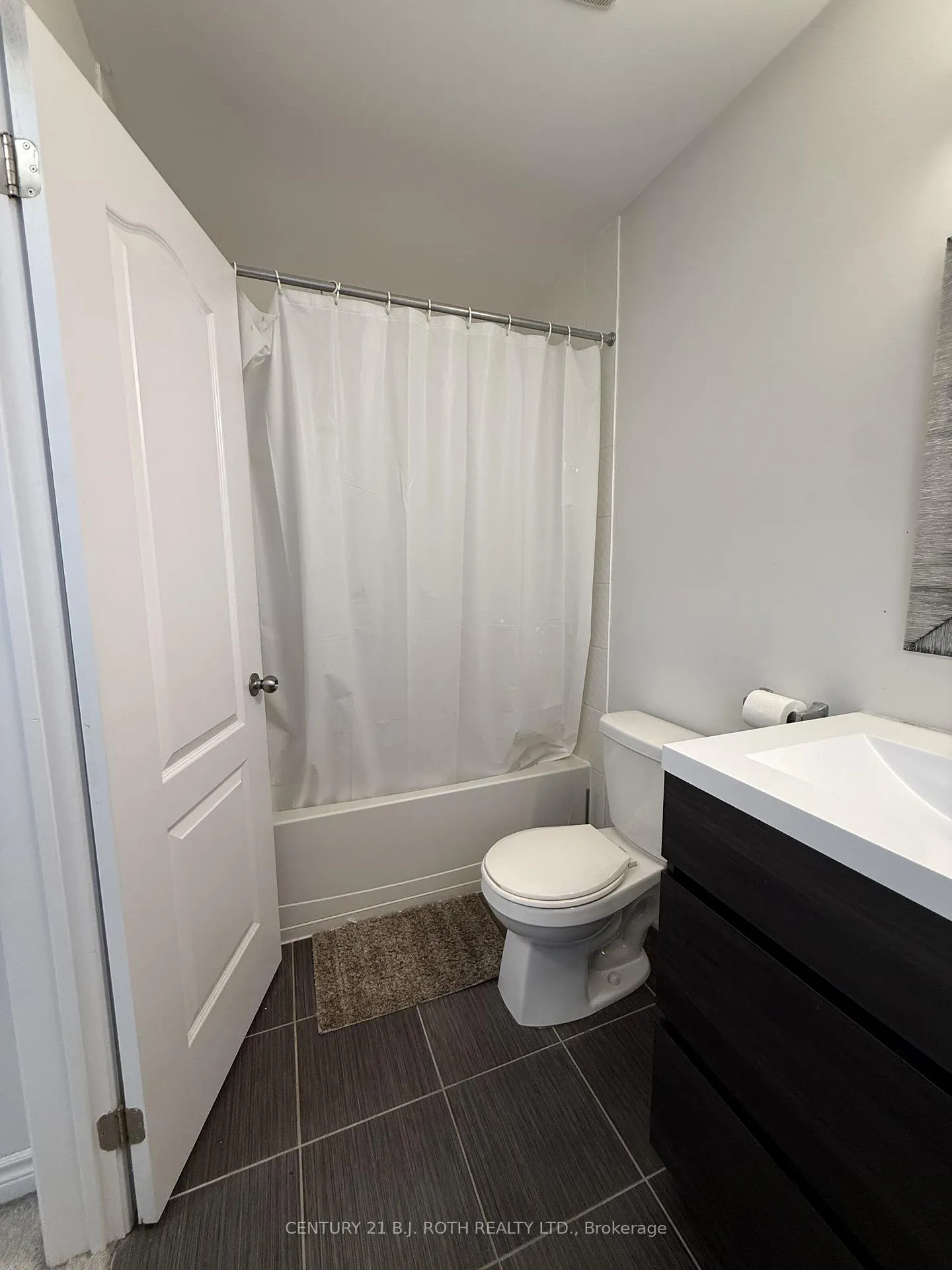 Photo 14 of 67 Megan Crescent, Barrie, 400 West — HOMEH