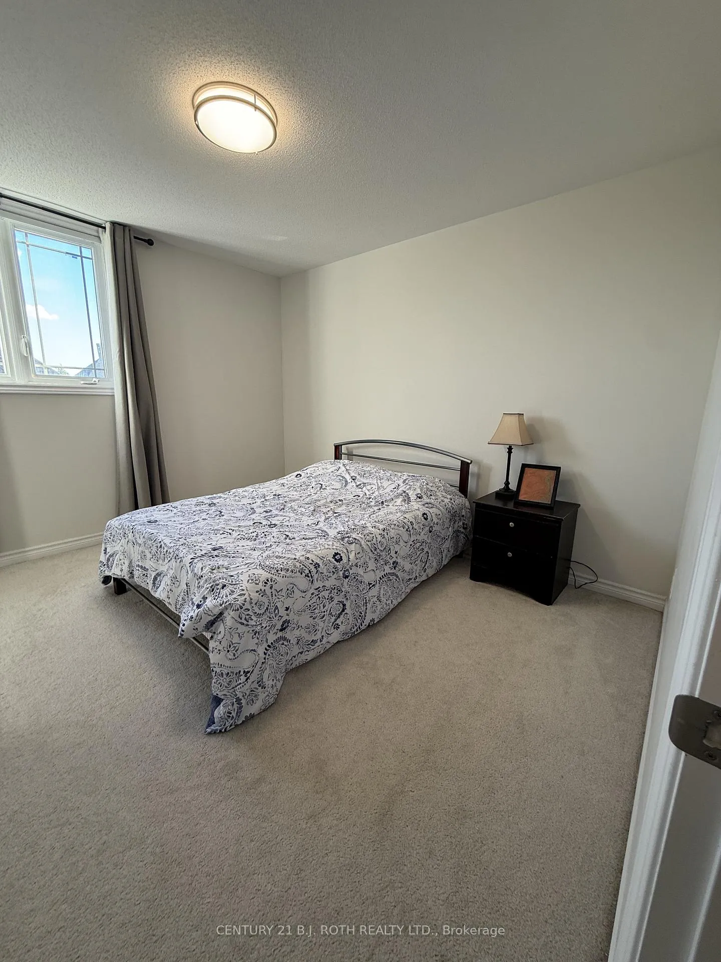 Photo 15 of 67 Megan Crescent, Barrie, 400 West — HOMEH