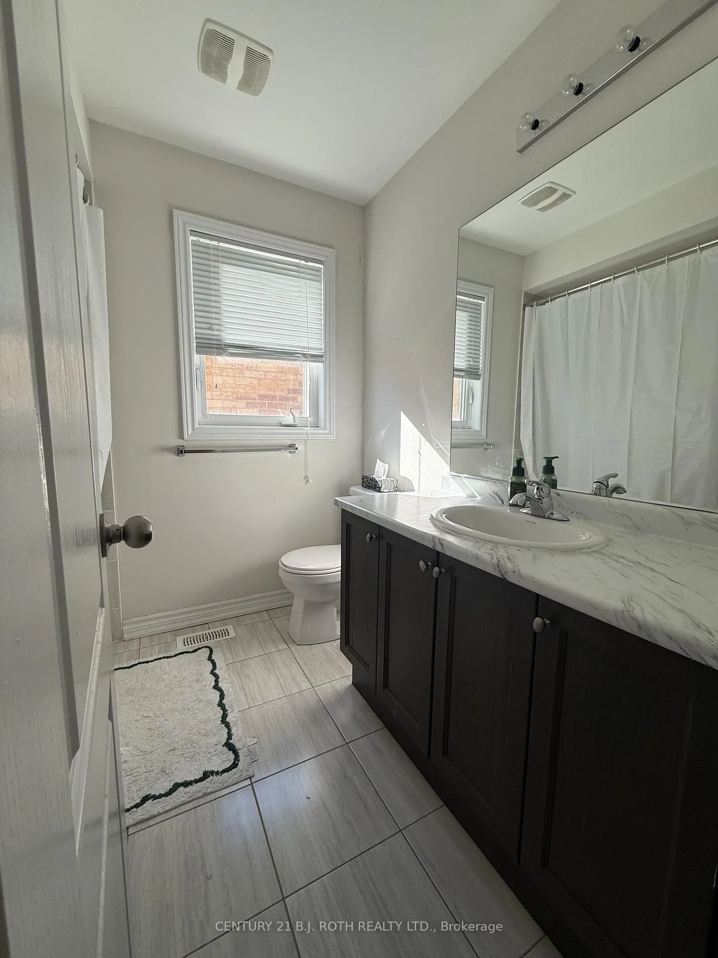 Photo 17 of 67 Megan Crescent, Barrie, 400 West — HOMEH