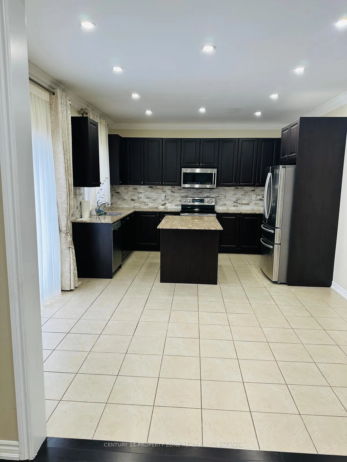 Photo 5 of 4 Hackett Street, New Tecumseth, Alliston — HOMEH
