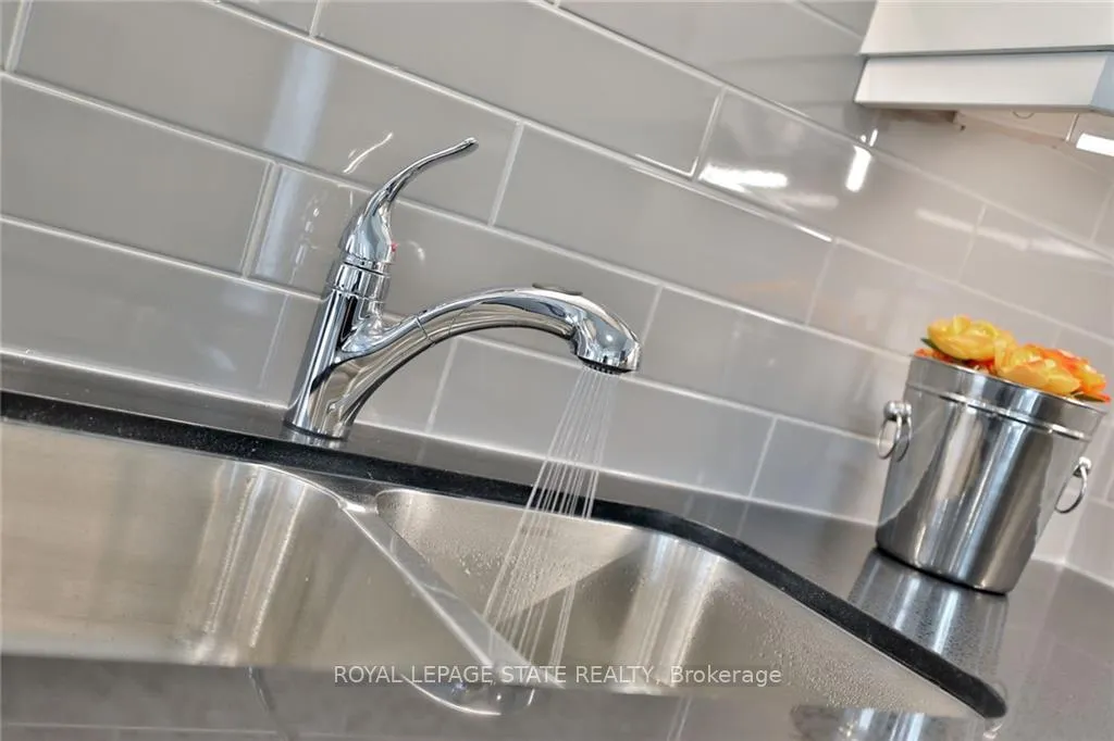 Photo 15 of 1 Garlent Avenue W, Hamilton, Ancaster — HOMEH
