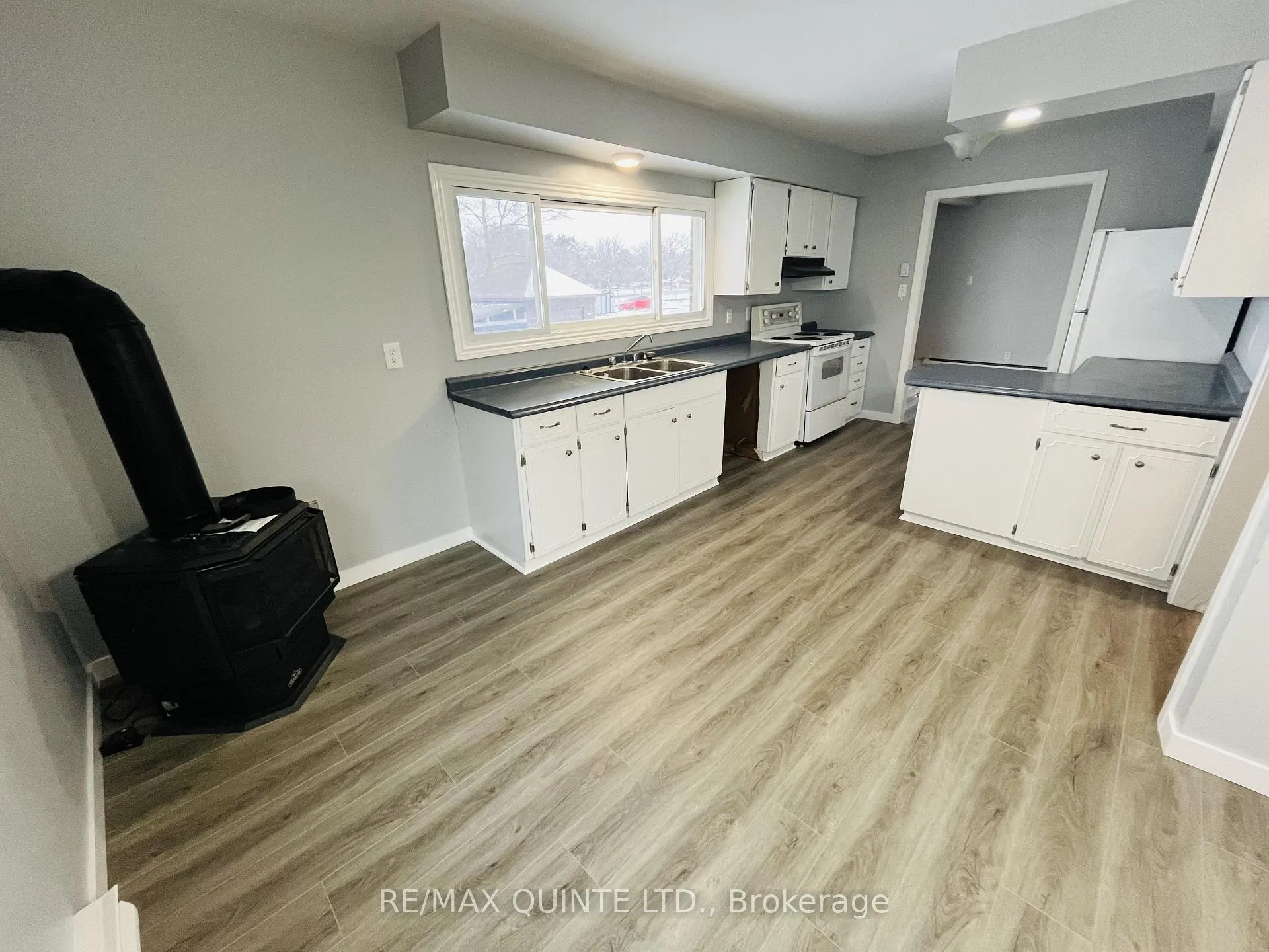 Photo 6 of 122 Sidney Street, Belleville, Belleville Ward — HOMEH