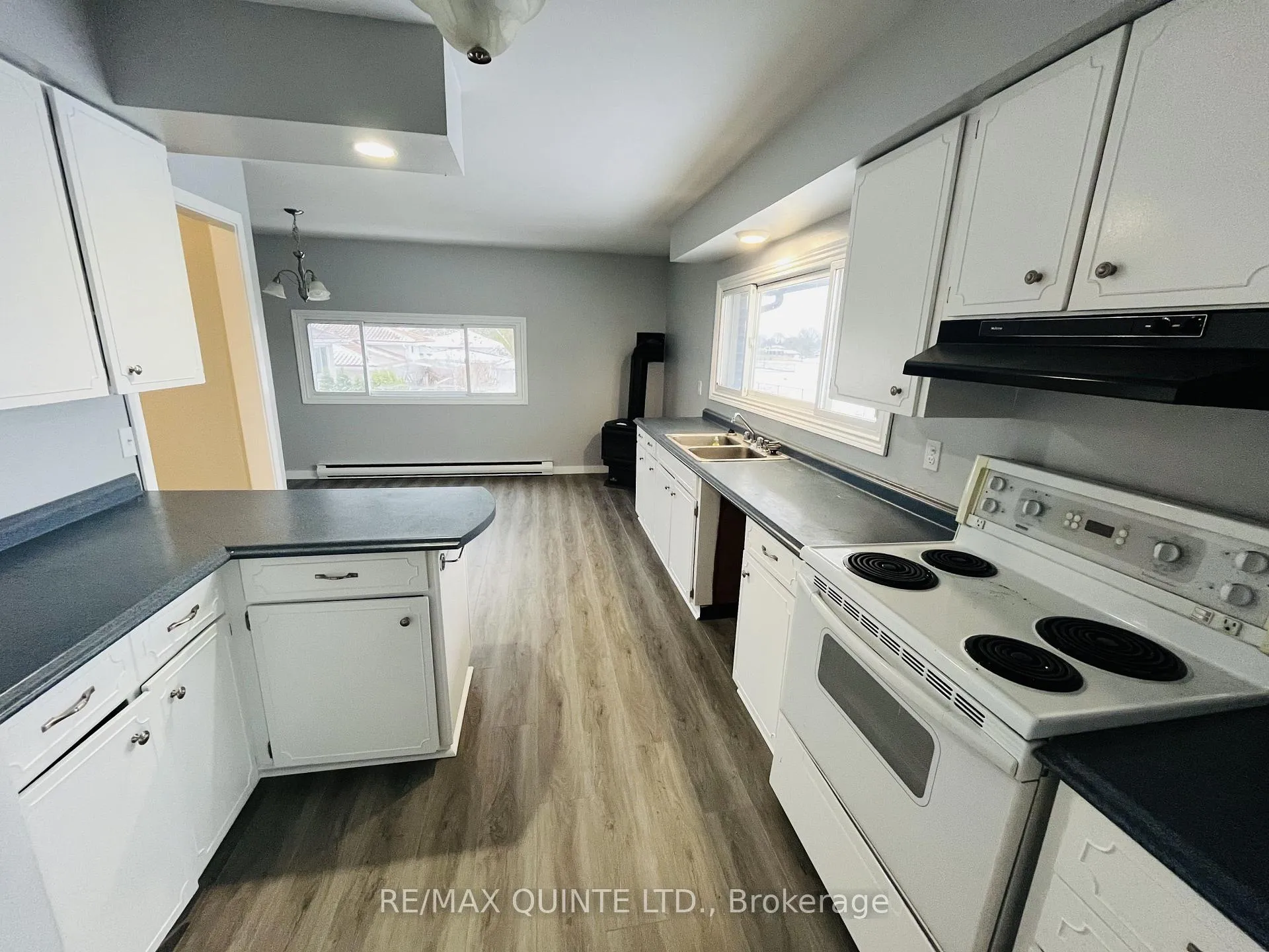Photo 7 of 122 Sidney Street, Belleville, Belleville Ward — HOMEH
